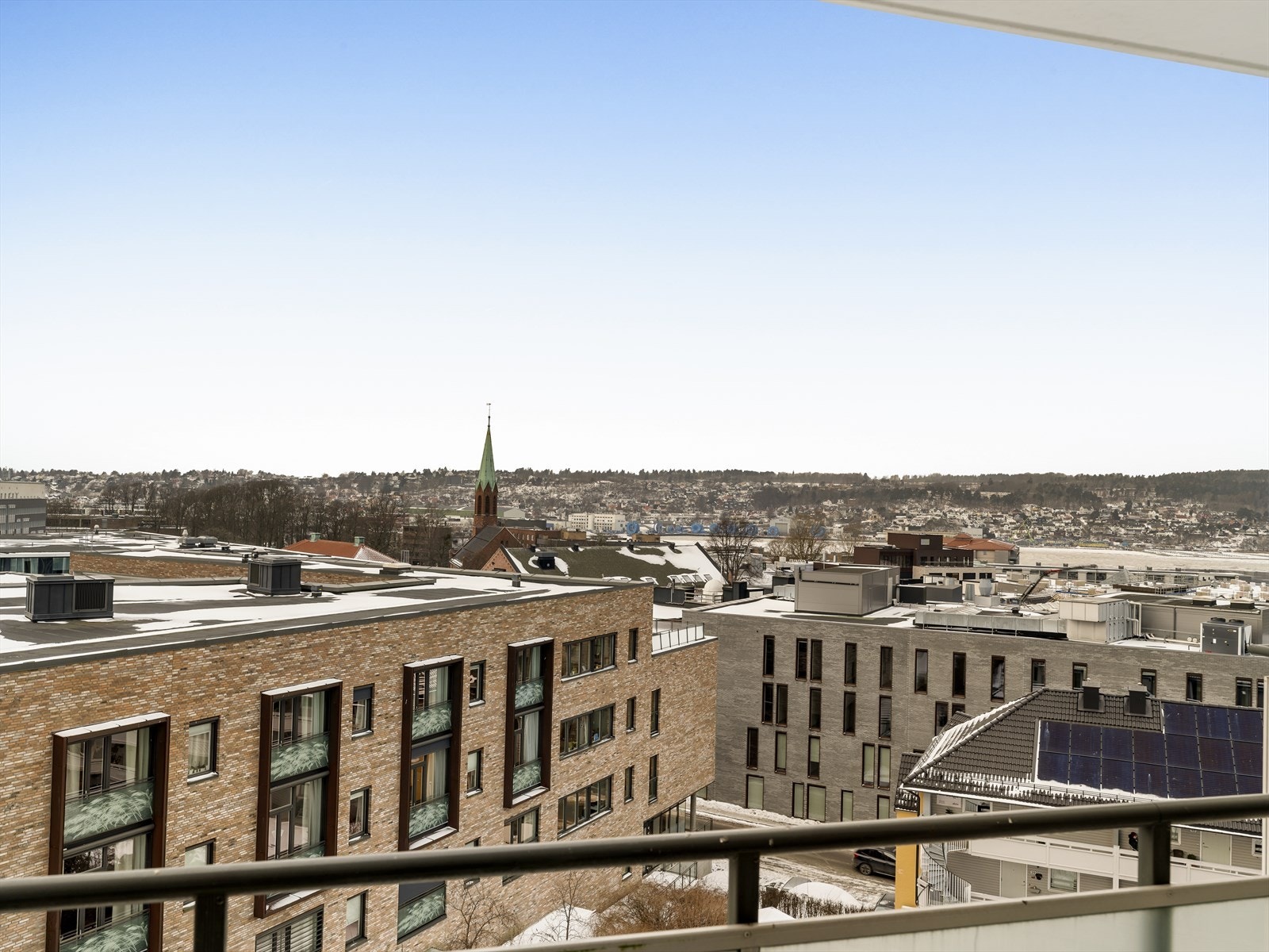 Utsikt mot sjøen Galleribilde