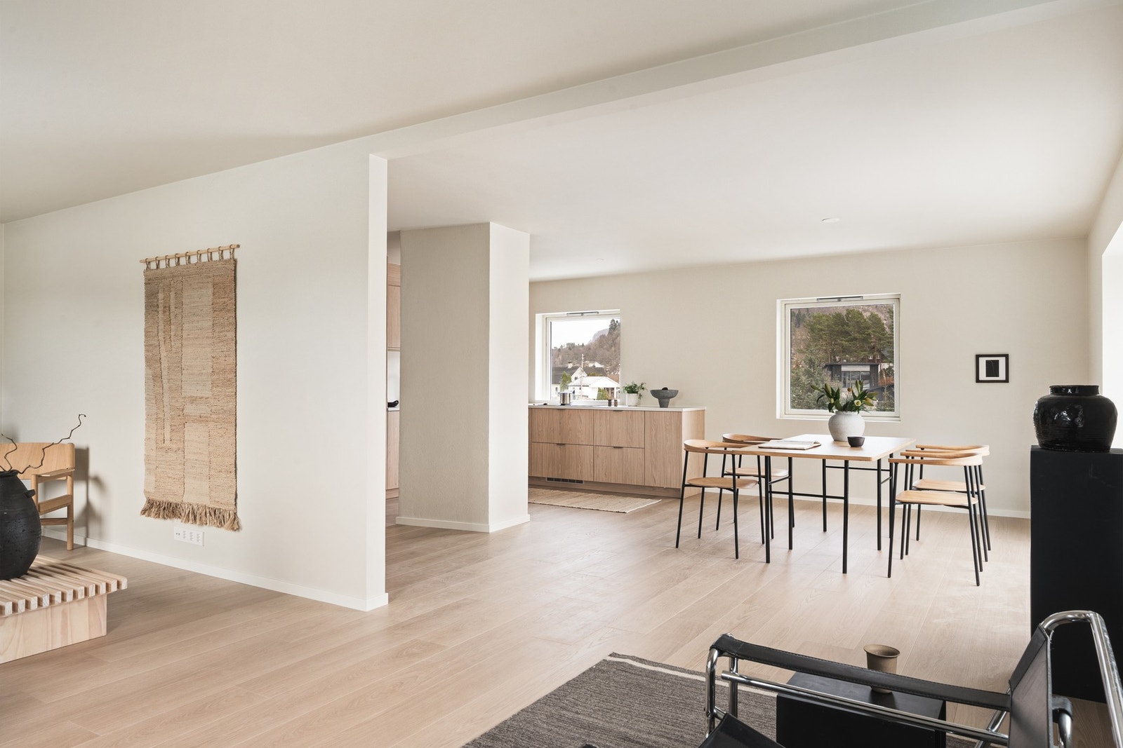 Mekleriet ved Kim Rene Henne og Nicolay Brusegard har gleden av å presentere Ekornvegen 4A! Galleribilde