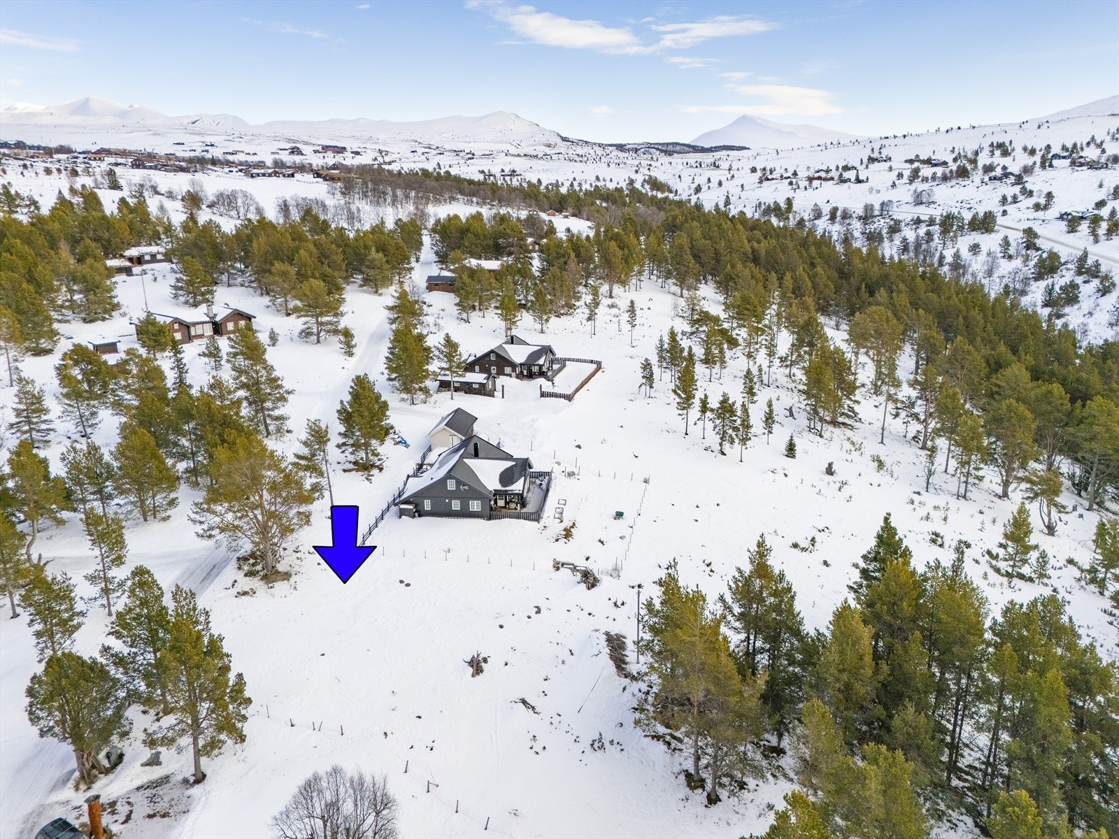 Det er god avstand til hyttenaboene. Galleribilde