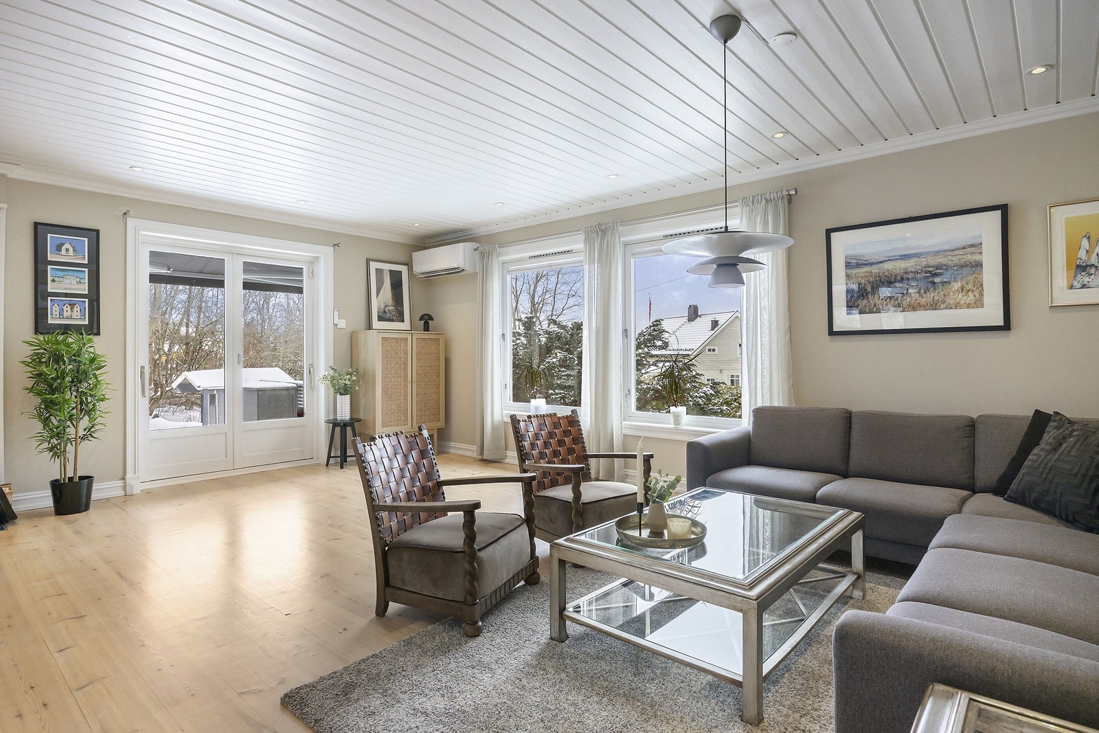 Det er en tredje varmekilde i rommet som består av en luft-luft varmepumpe Galleribilde