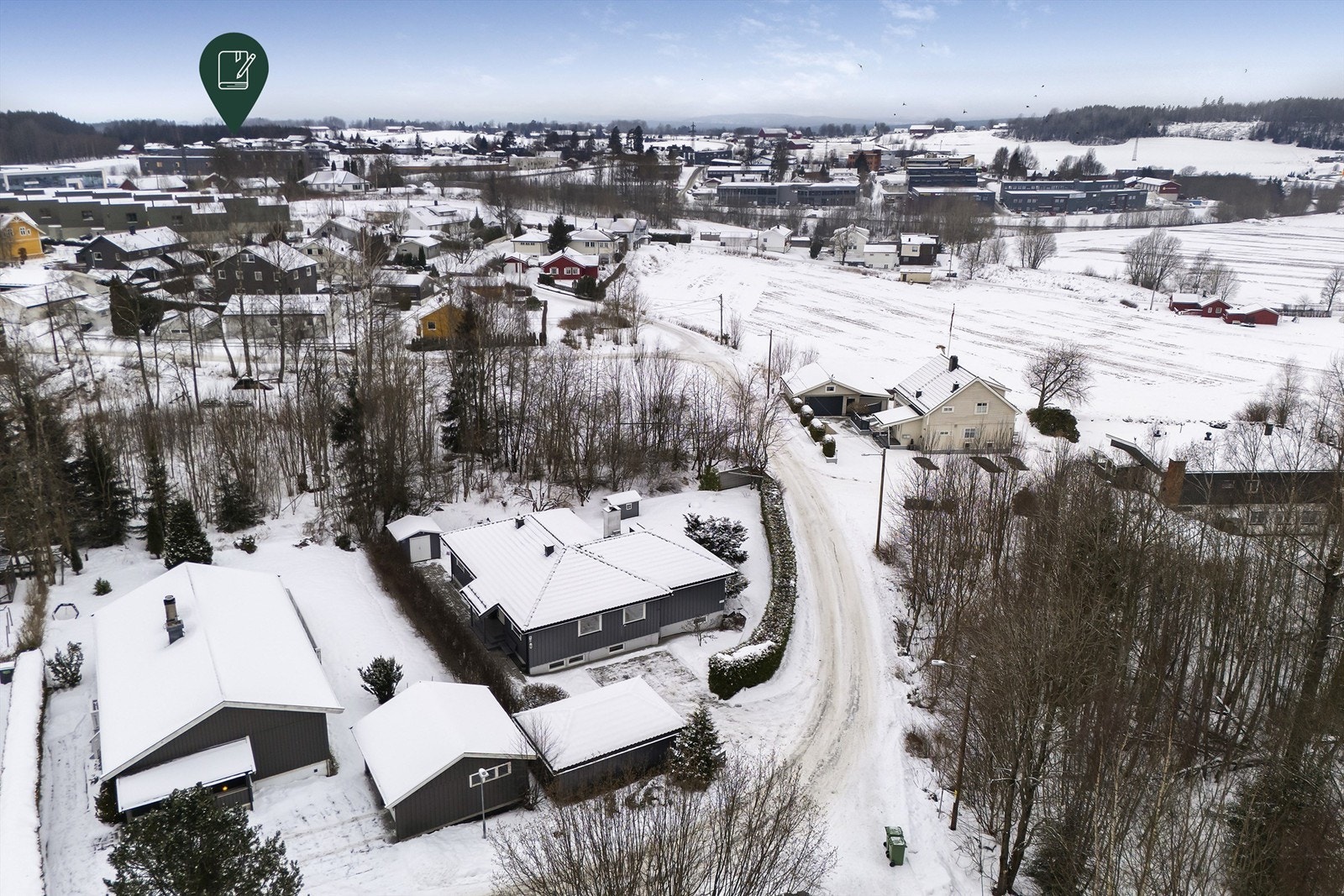 Her bor du med kort vei til alt du trenger i hverdagen - nyere barneskole på Solberg med flerbrukshall, barnehager, gode bussforbindelser, samt flere dagligvarebutikker Galleribilde