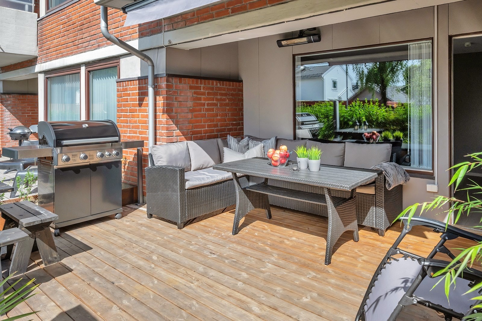 Bilder fra tidligere salgs annonse før fasadeendringen fant sted. Galleribilde