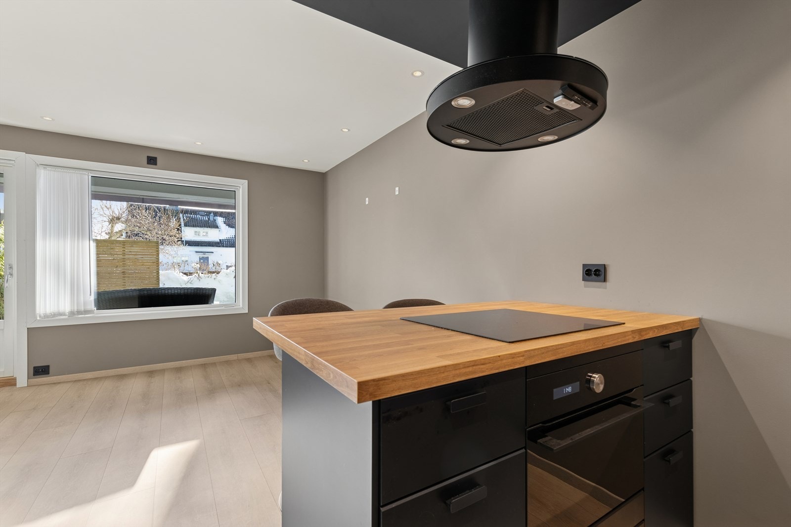 Hvitevarer medfølger handelen. Galleribilde