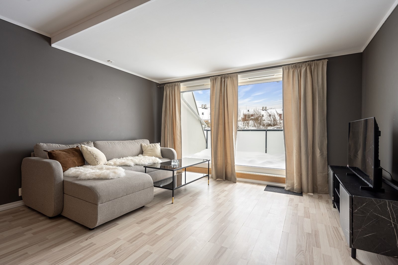 En lys og trivelig 2-roms selveierleilighet med god planløsning. Galleribilde