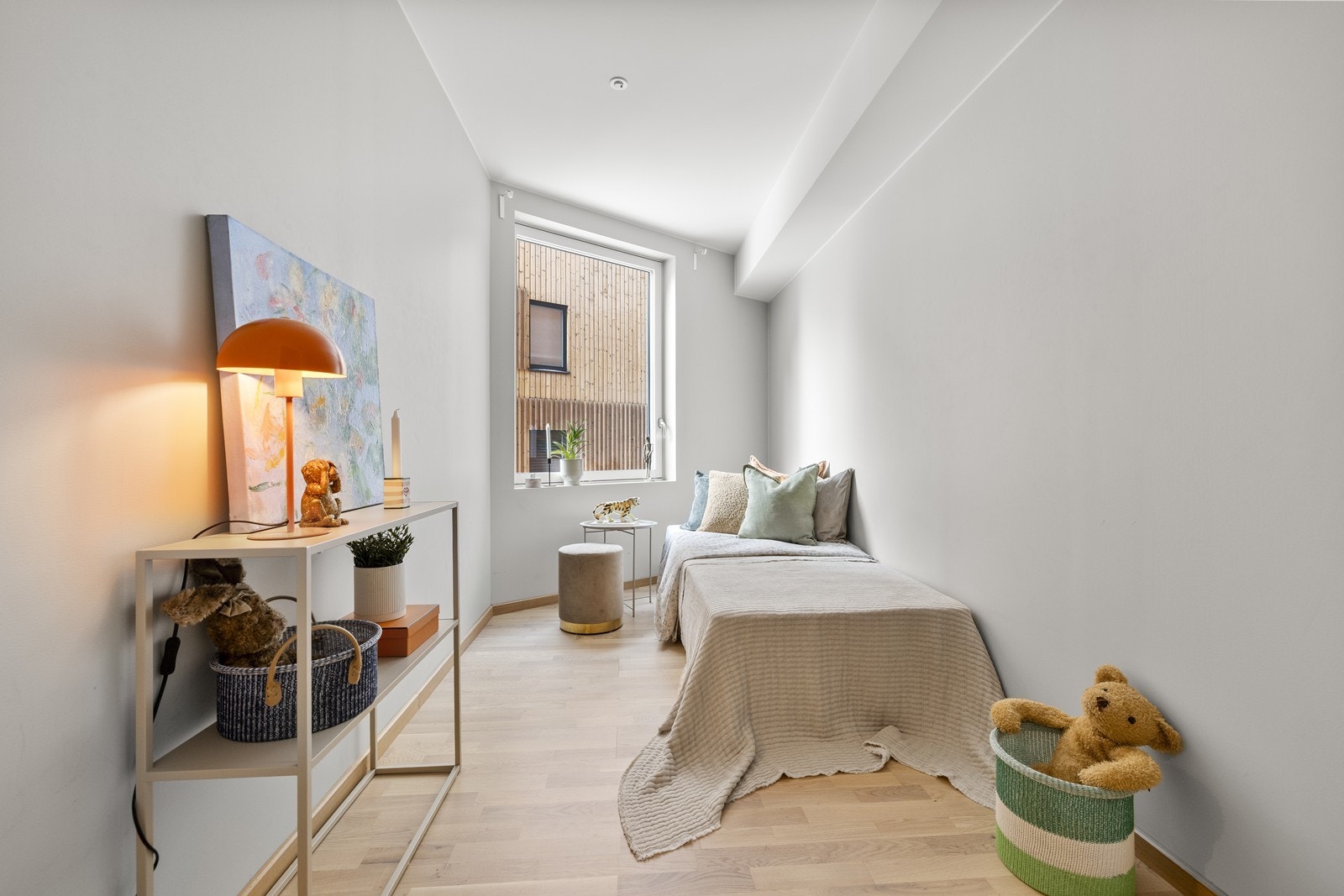 Det andre soverommet egner seg godt som barnerom, gjesterom eller kontor. Galleribilde