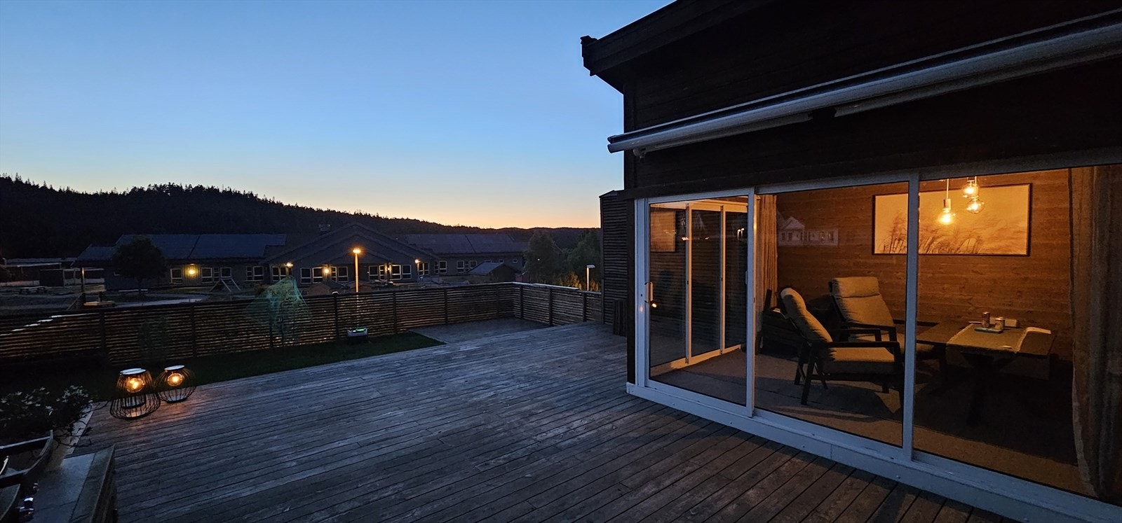 Nyt lange kvelder i hagestuen eller ute på terrassen Galleribilde