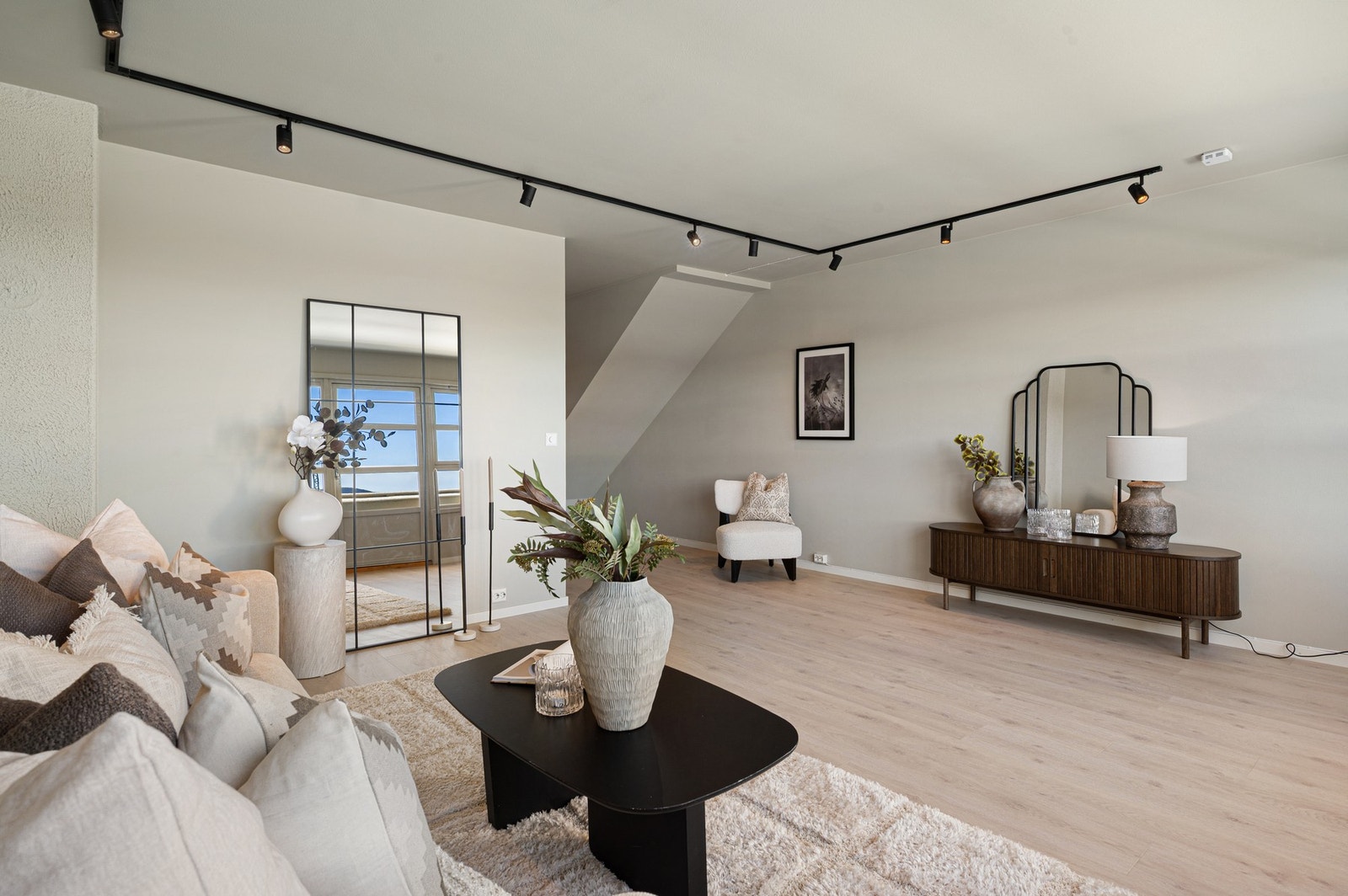 Alle overflater er nyoppusset i 2026 med tidsriktige fargevalg. Galleribilde