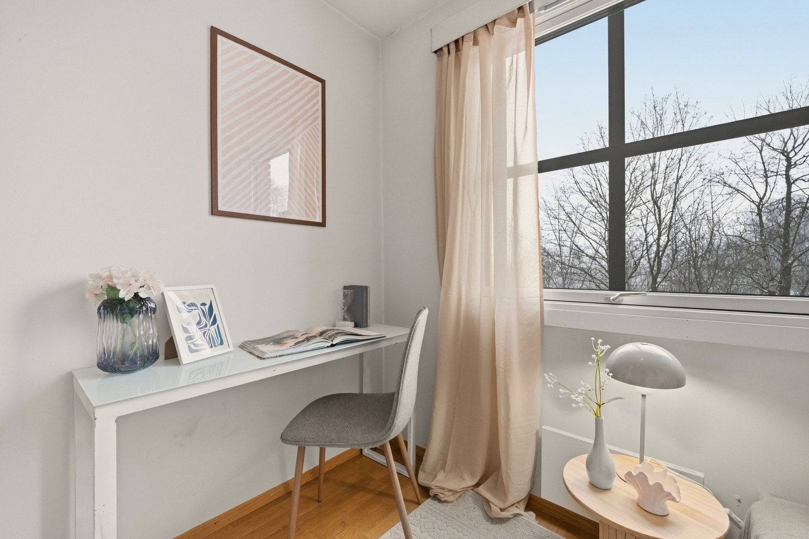 Rommet kan innredes etter behov og passer utmerket som barnerom, gjesterom, kontor eller garderoberom. Galleribilde