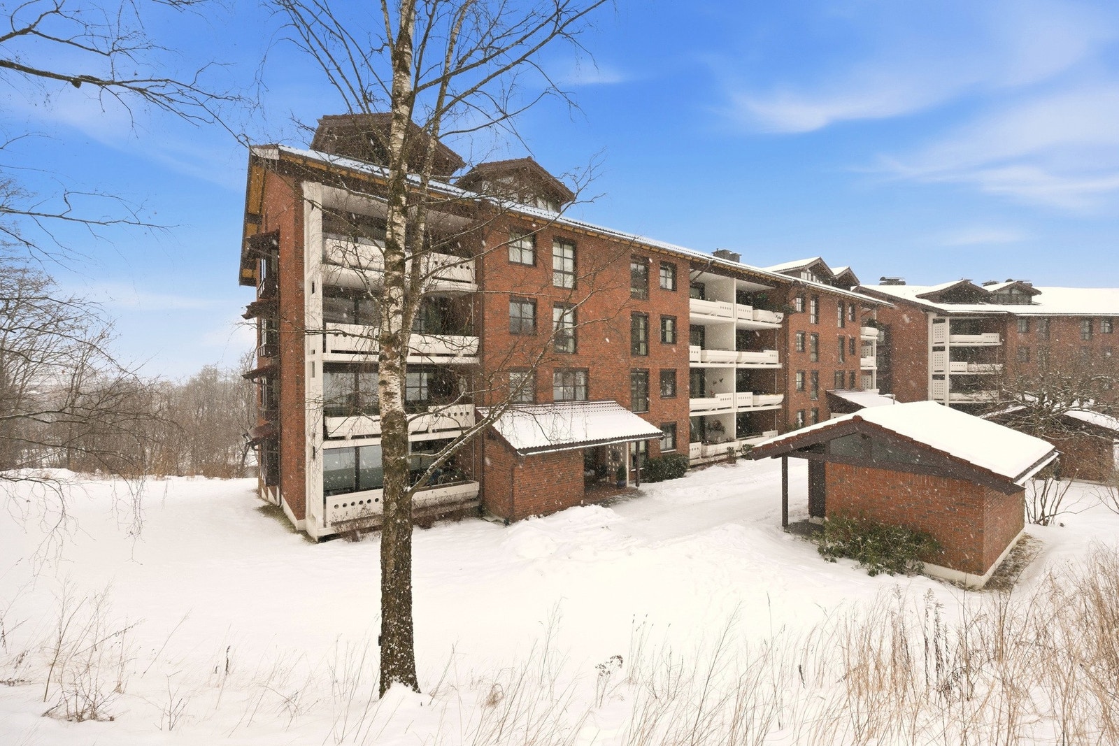 En attraktiv 3-roms leilighet med beliggenhet i et svært ettertraktet og grønt boligområde. Galleribilde