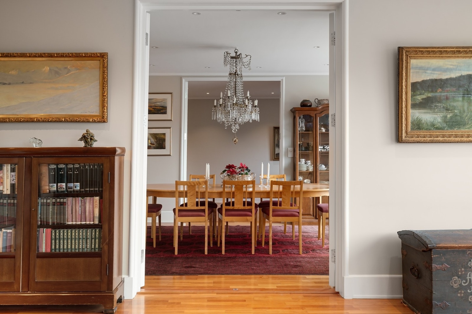 Fantastisk planløsning med flere stuer på rad. Galleribilde