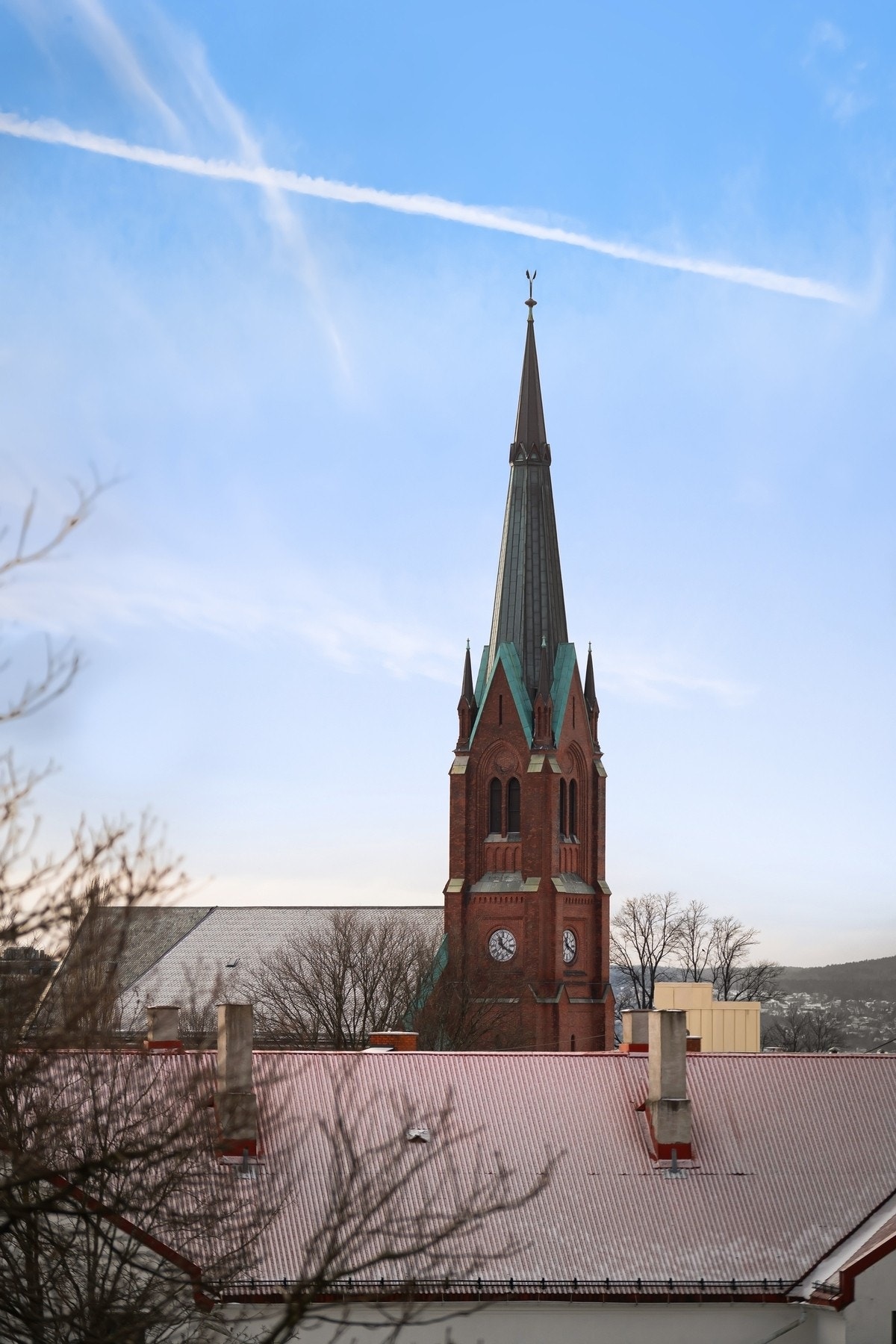 Utsikt fra terrassen mot Uranienborg Kirke. Galleribilde