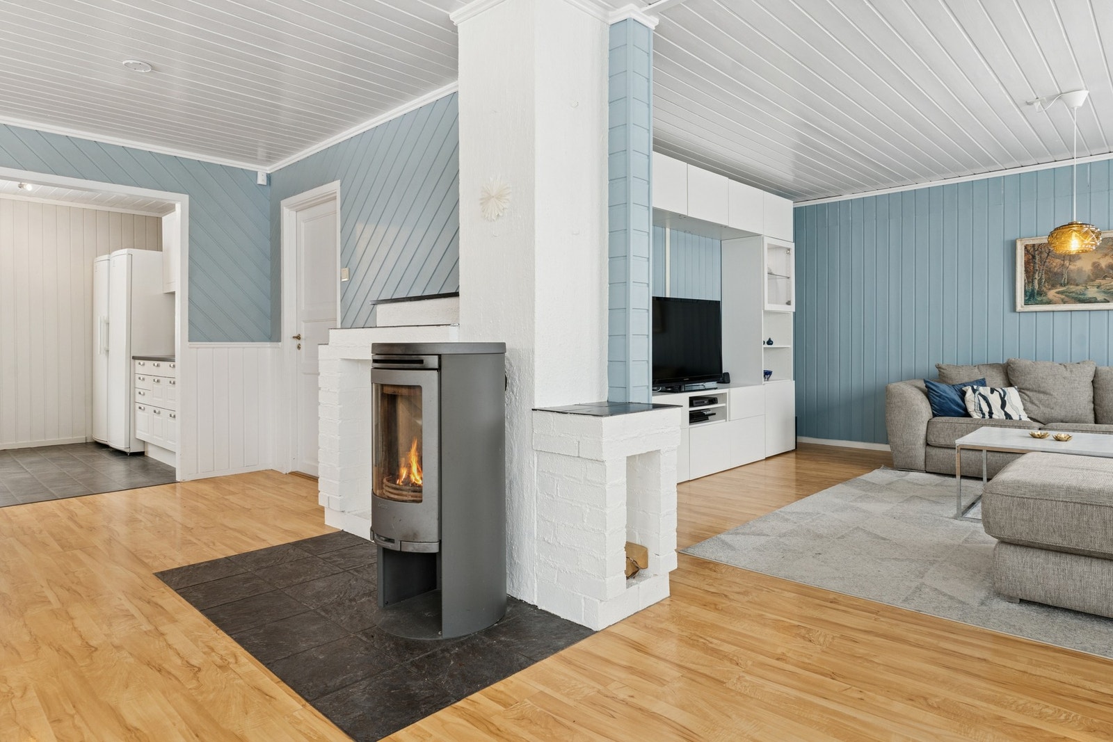 Vedovn på stuen skaper en koselig atmosfære på kalde dager! Galleribilde