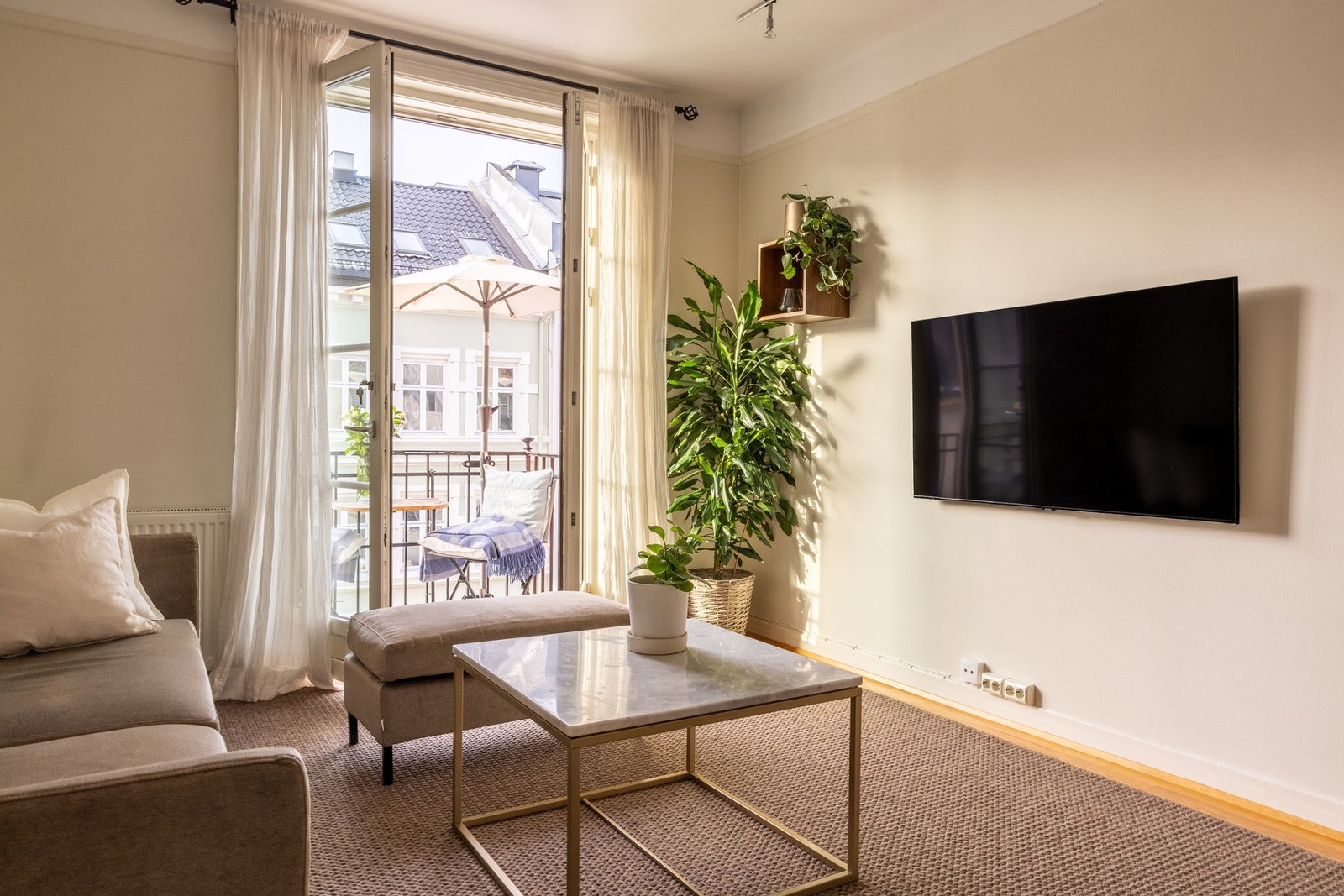 Det er tregulv i alle oppholdsrom. Galleribilde