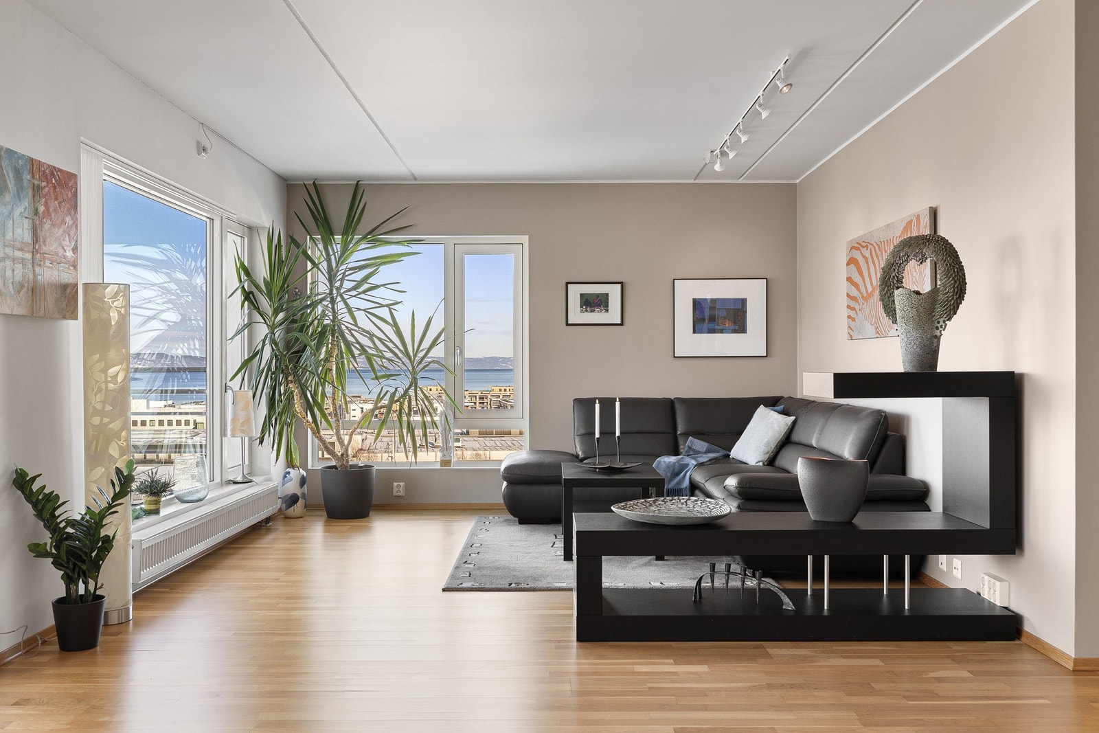 Leiligheten er på hele 122m² BRA-i og ligger i 4.etasje. Galleribilde