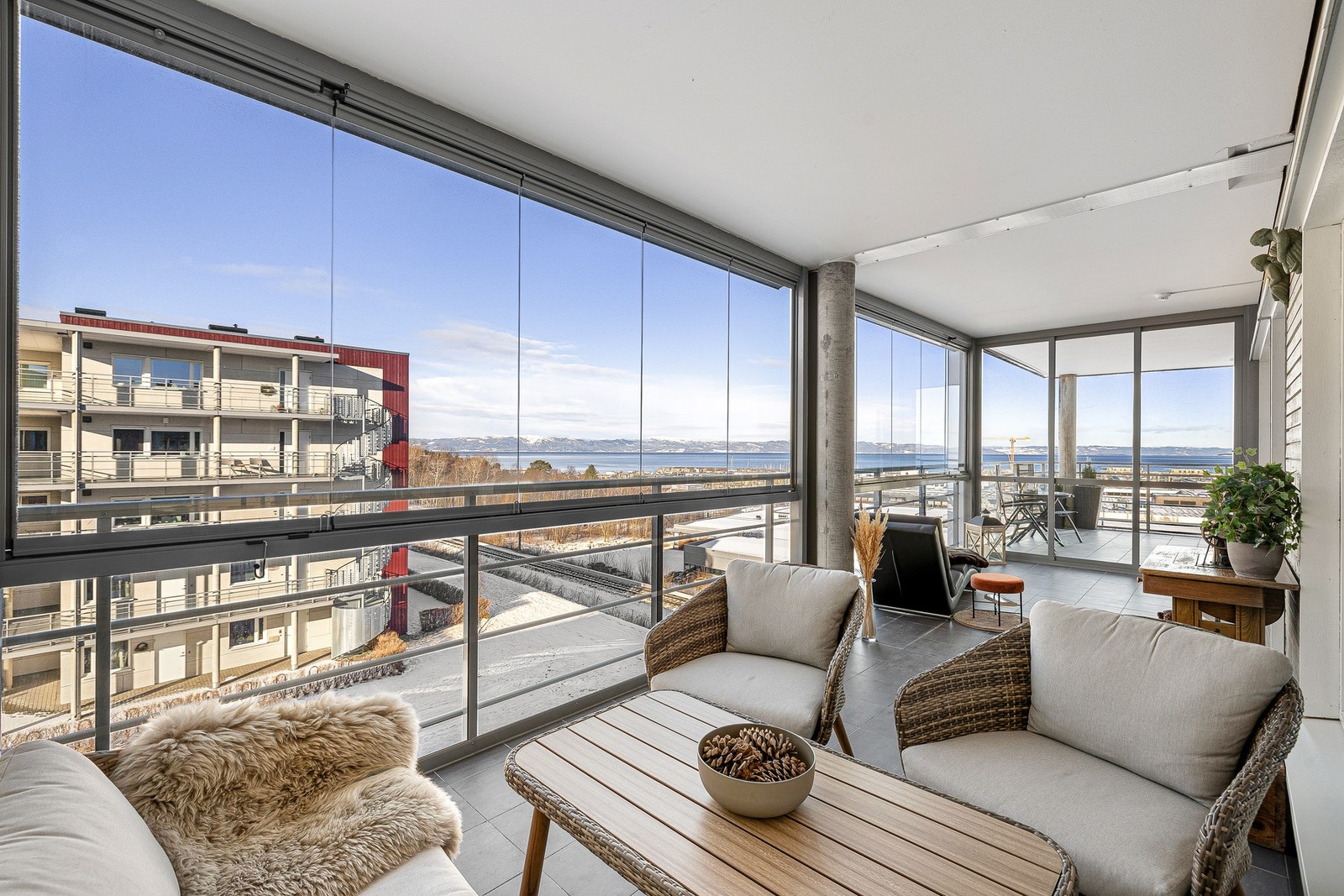 Her får du en herlig innglasset balkong på hele 19,3m². Galleribilde