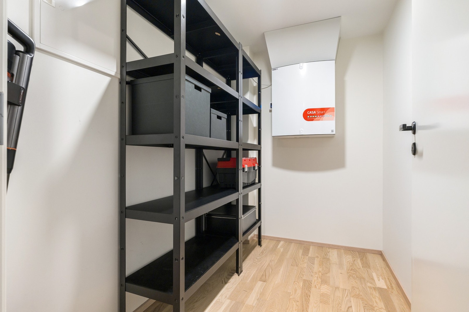 Ved inngangspartiet finner man en innvendig bod på ca. 4 kvadratmeter. Galleribilde