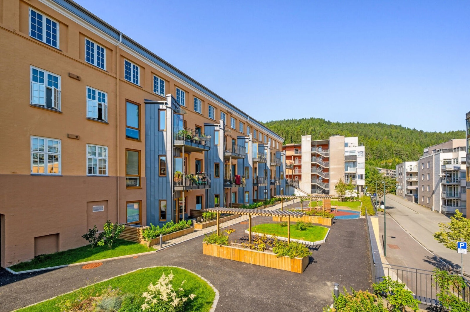 Det medfølger også en egen sportsbod i byggets underetasje. Galleribilde