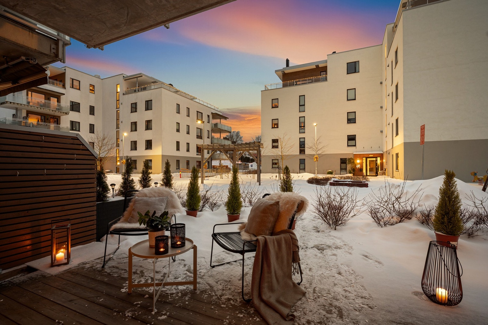 Leiligheten ligger i byggets første etasje. Galleribilde