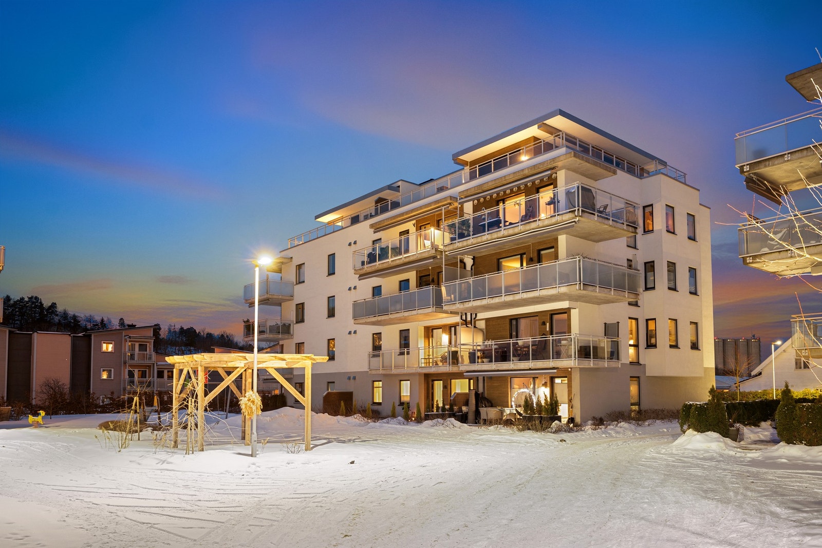 Vi ønsker deg hjertelig velkommen til Kirkealleen 116 og 118 sameie. Galleribilde