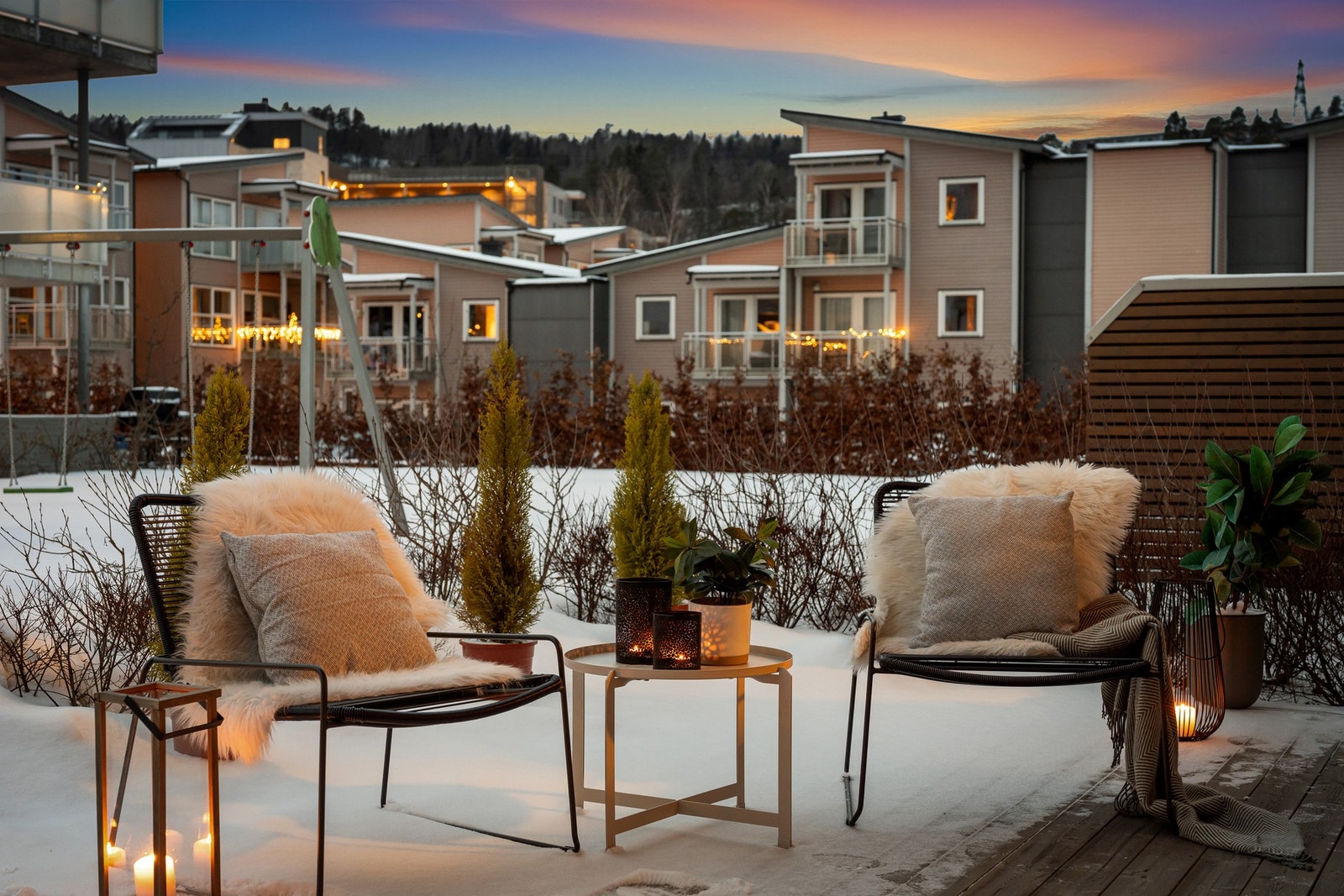 Terrassen grenser mot fellesområdet for sameiet. Galleribilde