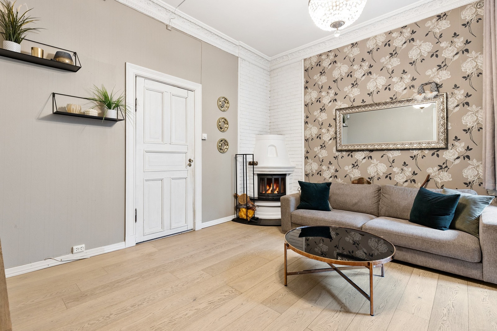 Stuen er et sosialt og sentralt rom med flere møbleringsmuligheter. Galleribilde