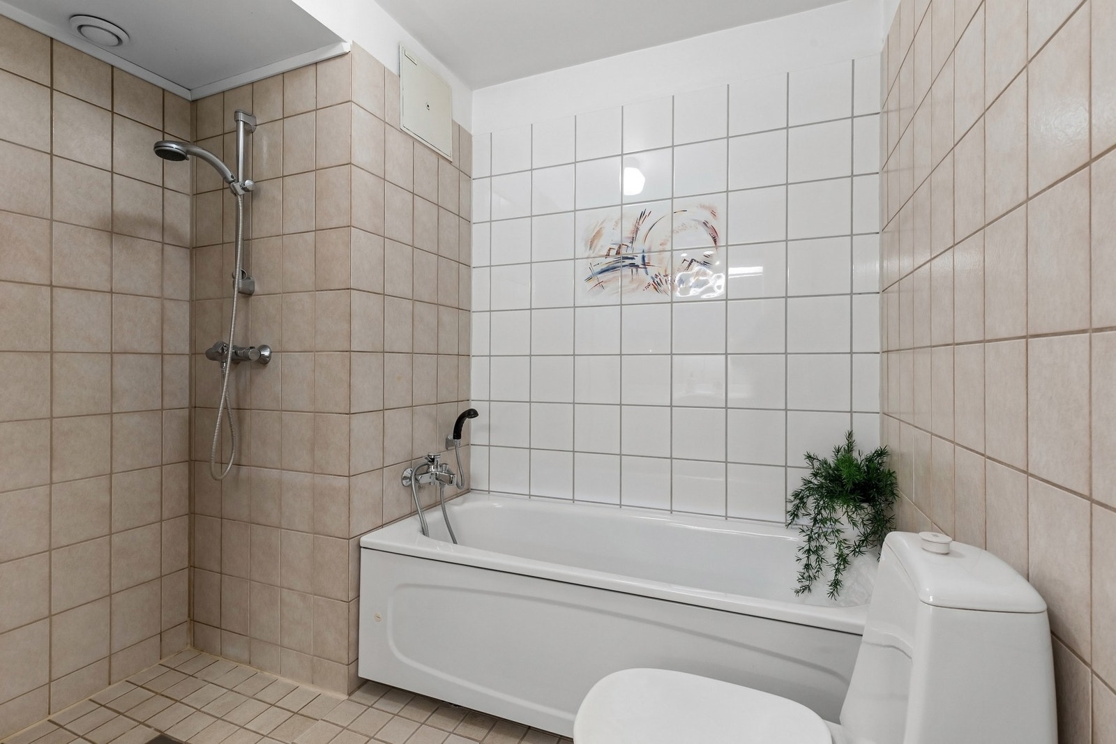 Badet har elektrisk gulvvarme. Galleribilde