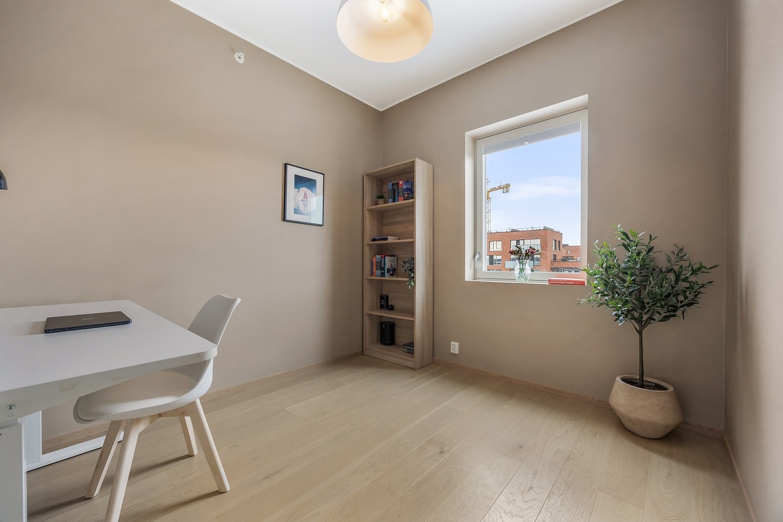 Det andre soverommet egner seg utmerket som kontor, gjesterom eller barnerom Galleribilde