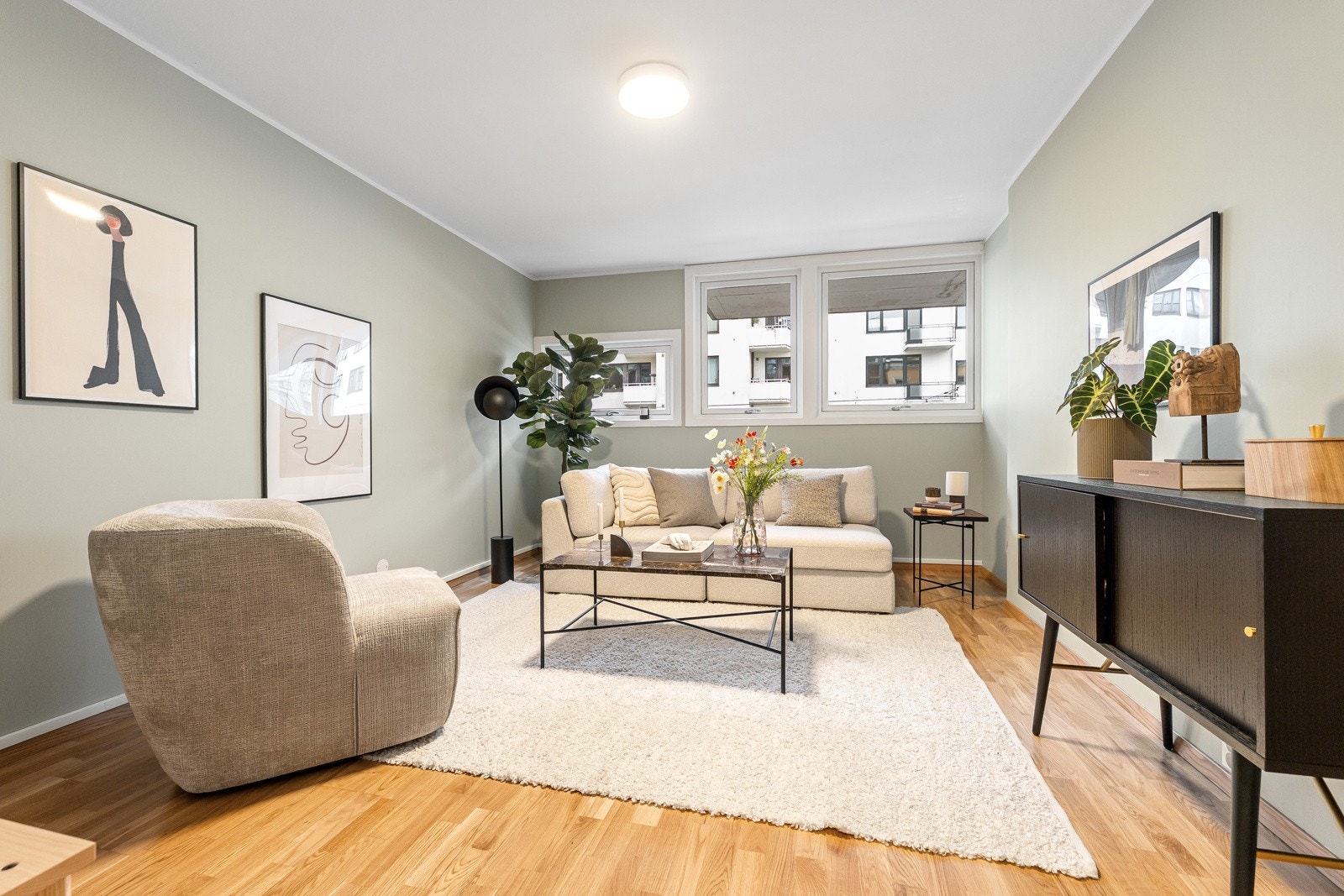 TV-stue med god plass til sofagruppe med tilhørende møblement. Galleribilde