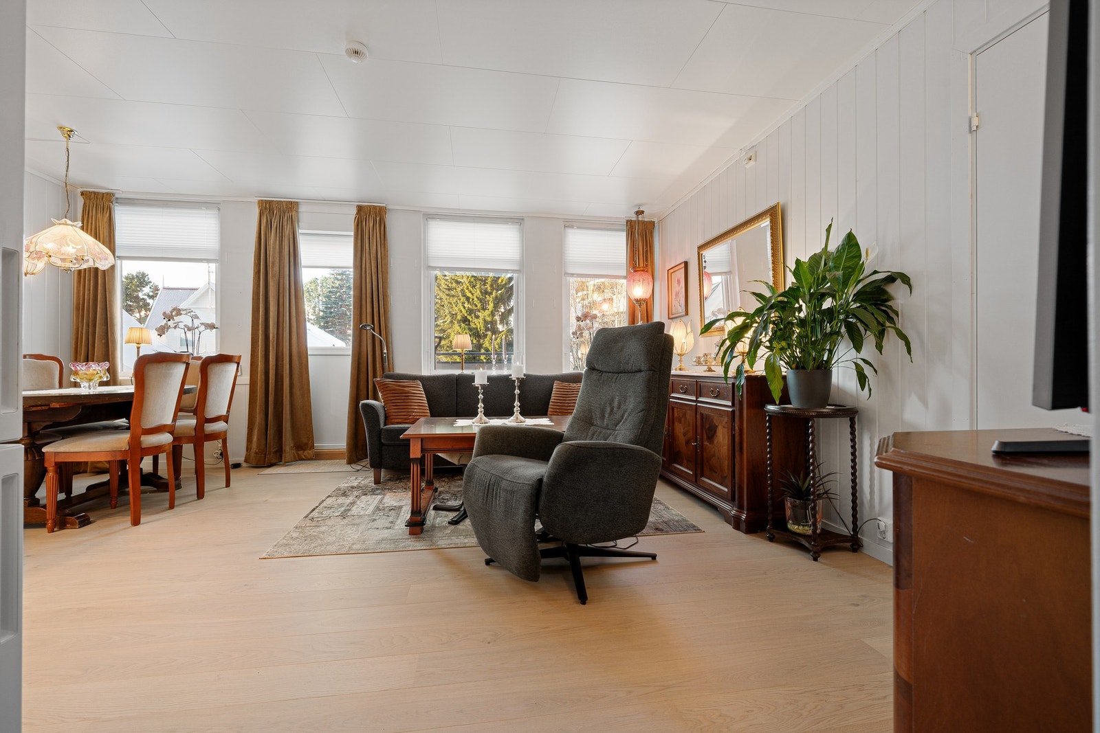 Leiligheten ligger i 3. etasje og har enkel adkomst med heis i bygget Galleribilde