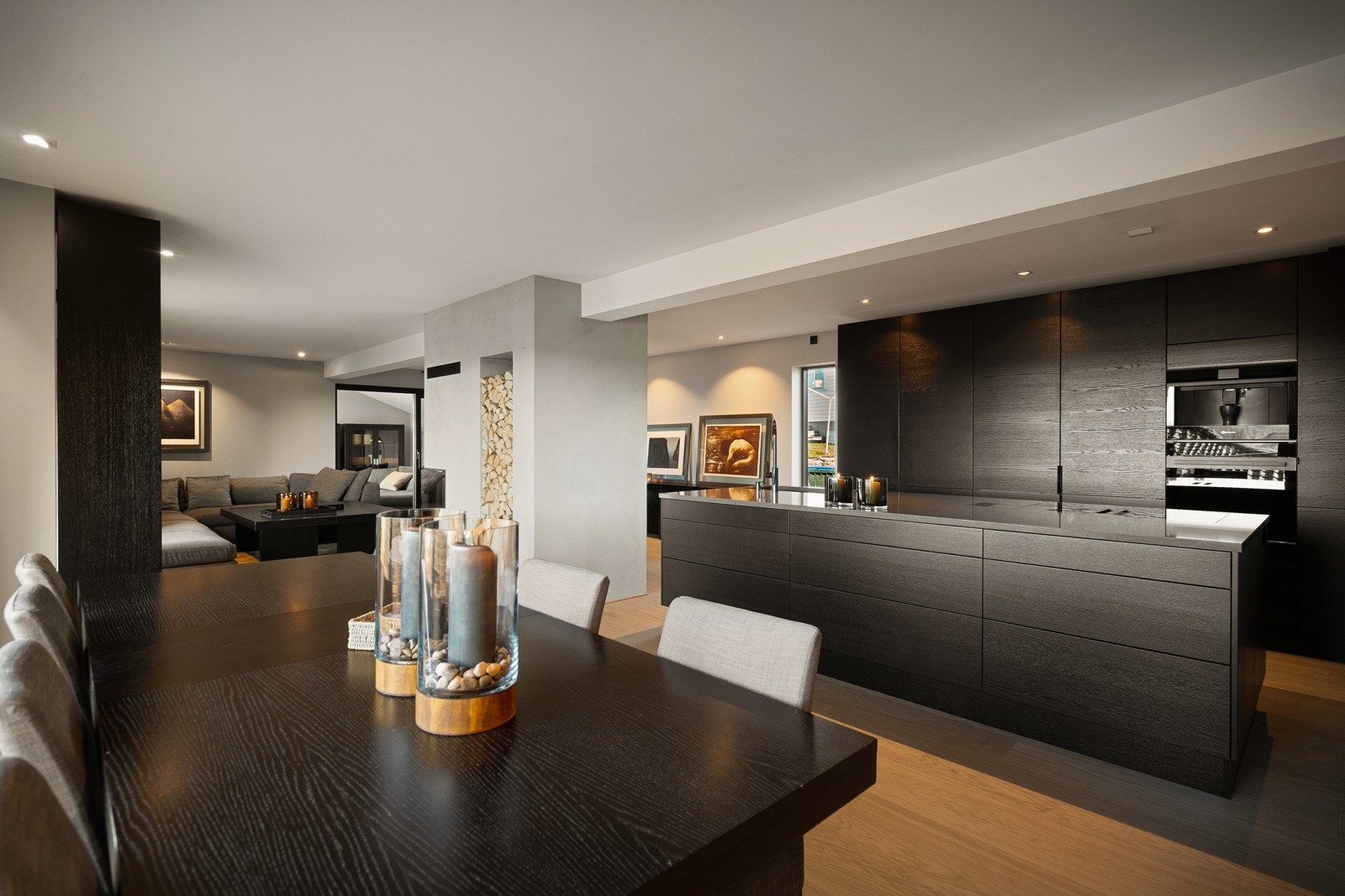 Interiørmessig en perfekt kombinasjon av det tidløse og moderne. Nydelig, lun og god atmosfære. Galleribilde