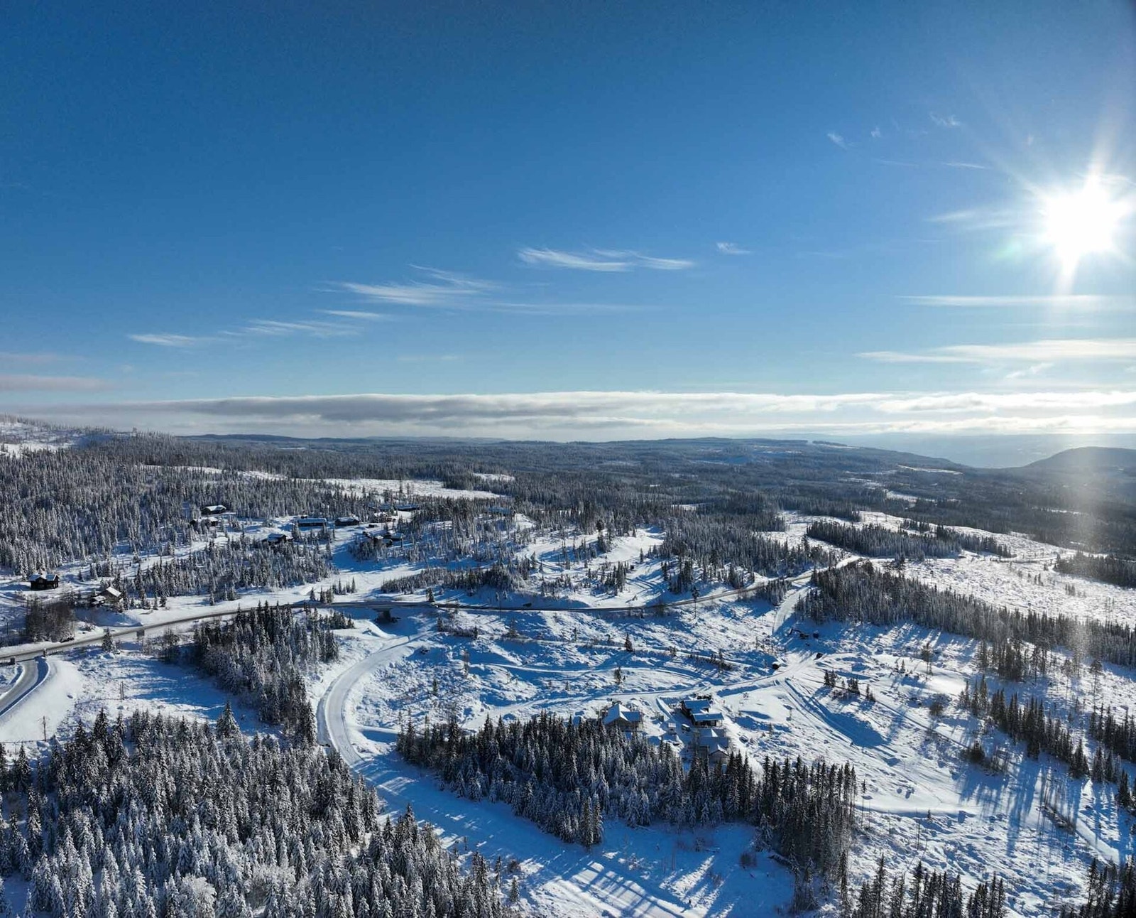 Dronefoto over tomteområdet mot sør Galleribilde