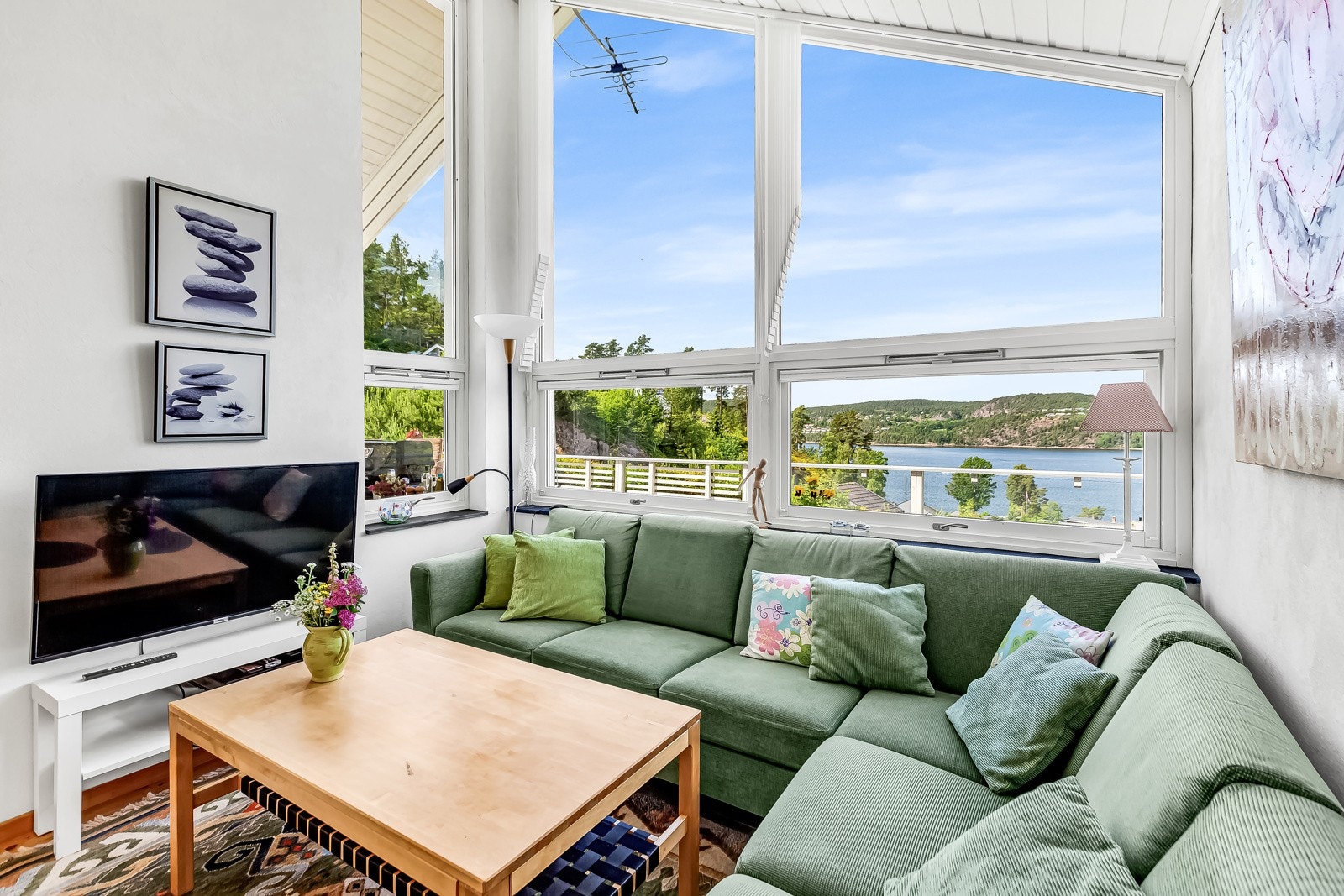 Herlig utsikt fra stuen. Galleribilde