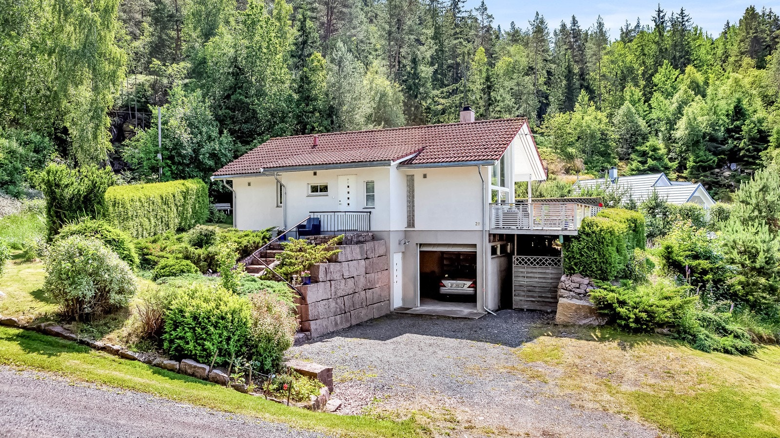 Flott fritidseiendom med fantastisk utsikt, god standard og gode solforhold. Galleribilde