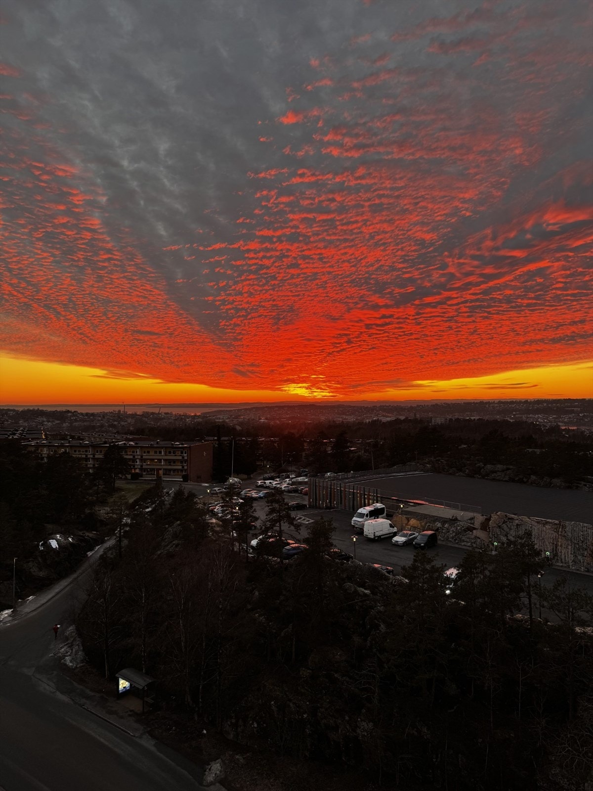 Selgers private bilde av flott solnedgang fra balkong. Galleribilde