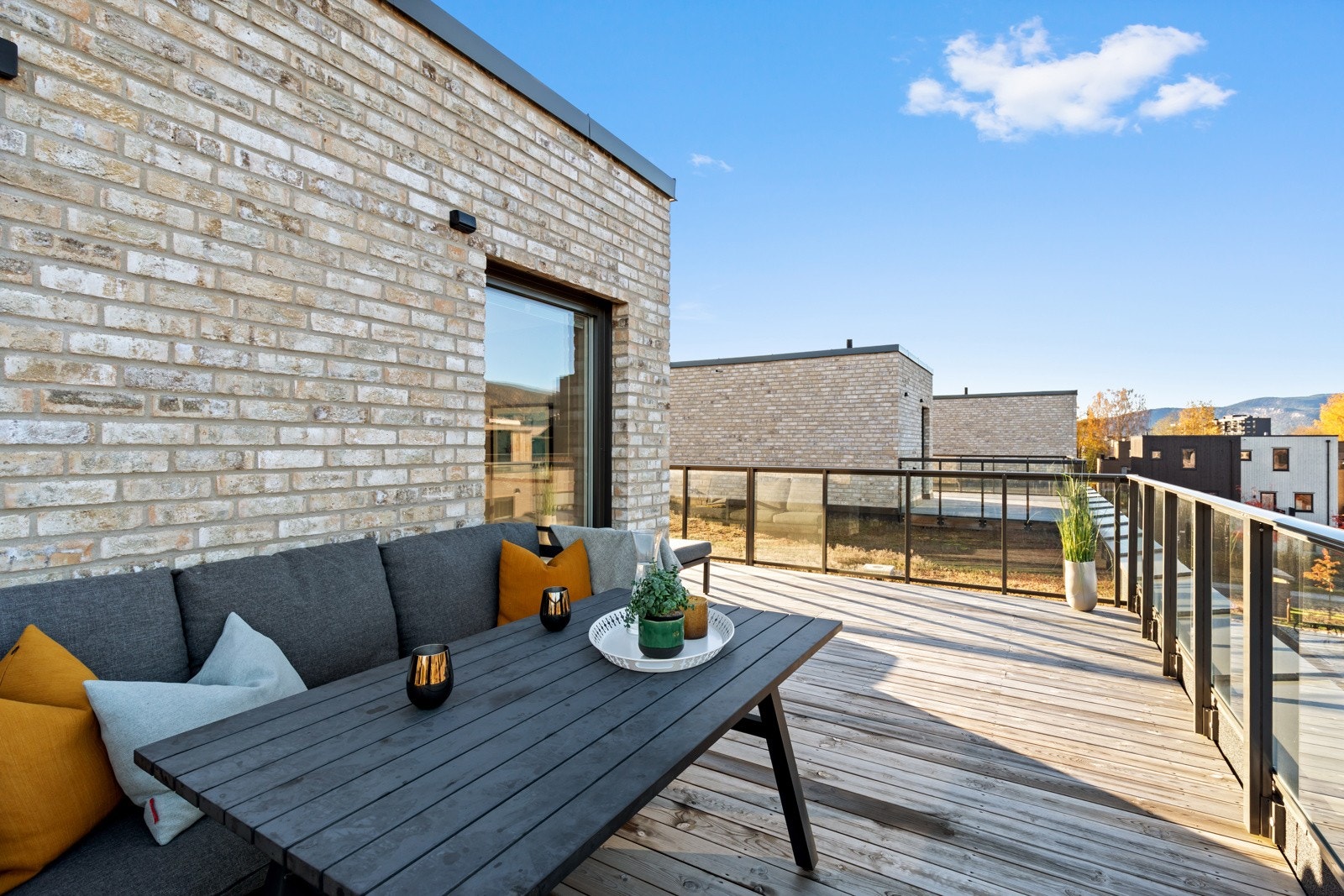 Takterrassen har gode solforhold gjennom sommeren. Galleribilde