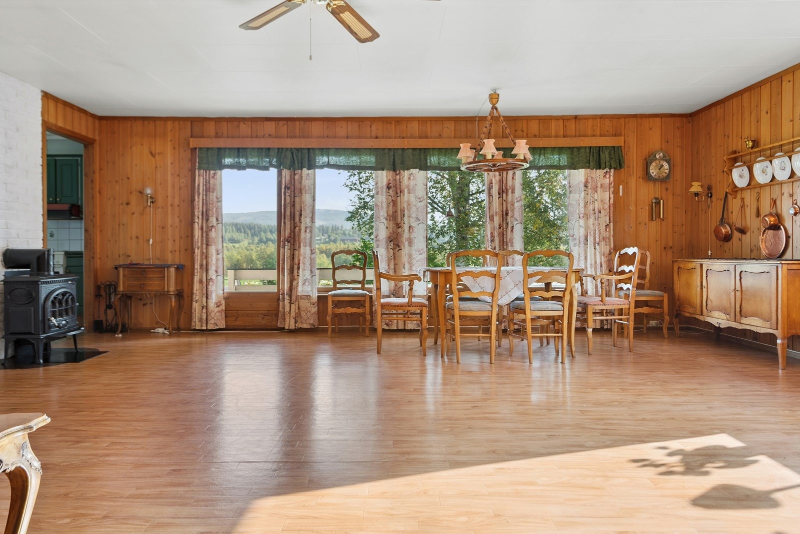 Fra stuen er det direkte utgang til balkong Galleribilde