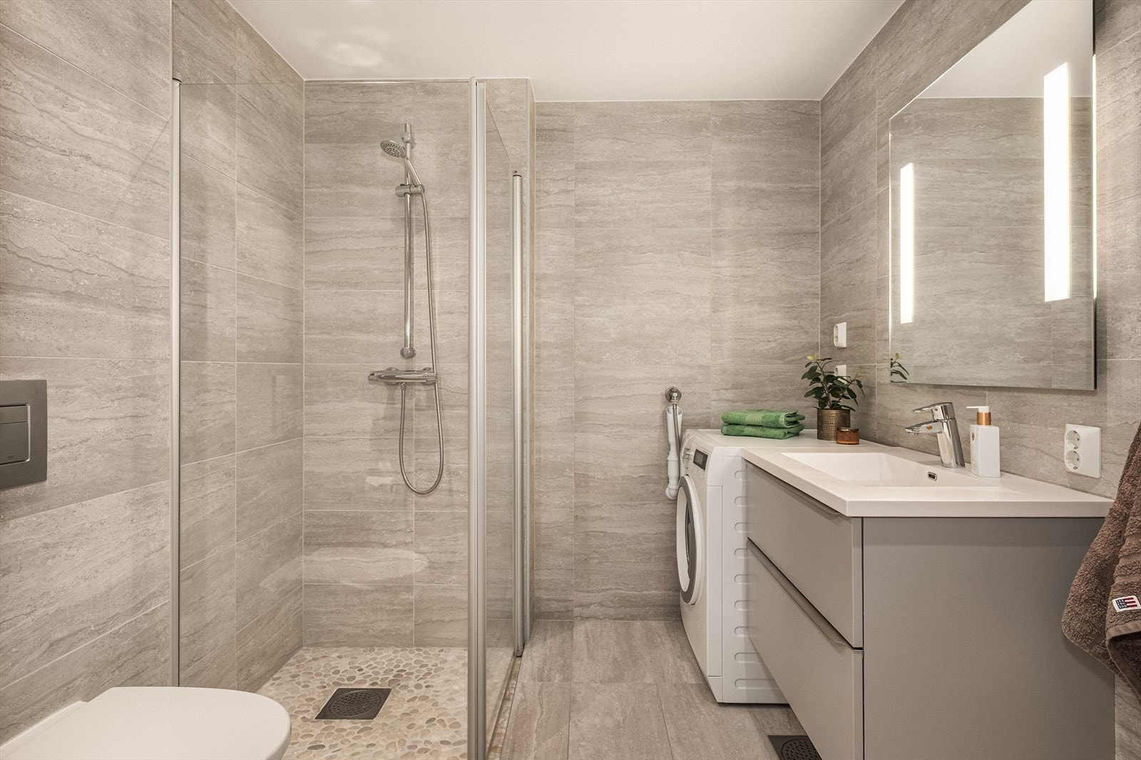 Bad/vaskerom ved inngangspartiet. Galleribilde