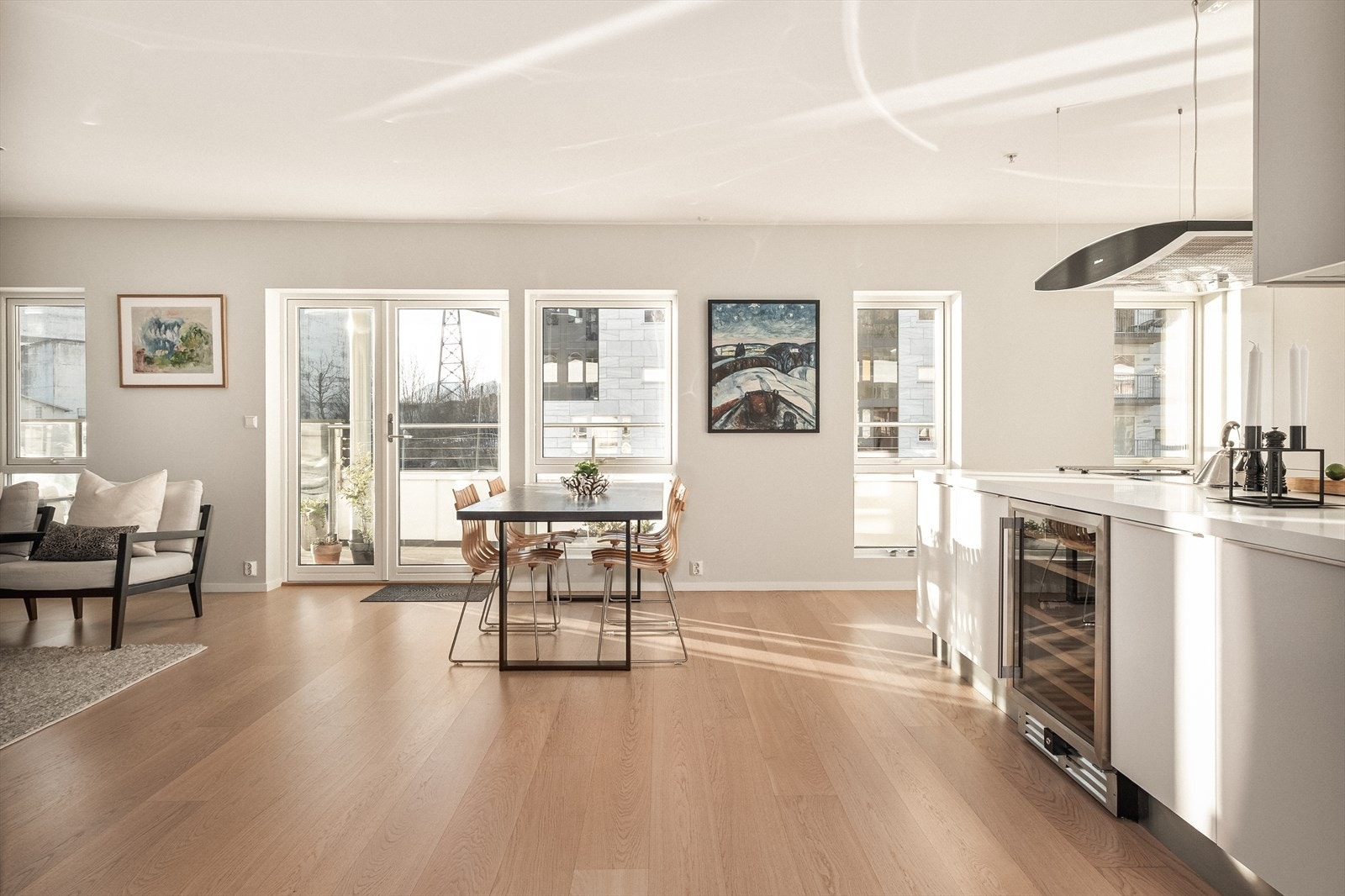 Flott enstavs parkett i alle oppholdsrom. Galleribilde