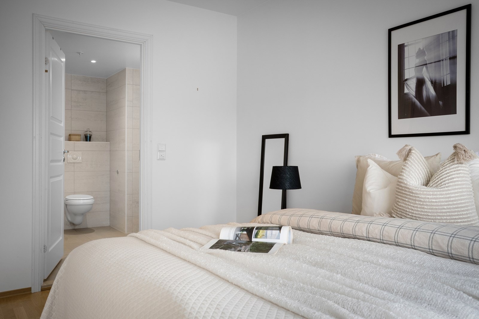 Herfra er det direkte tilgang til eget bad. Galleribilde