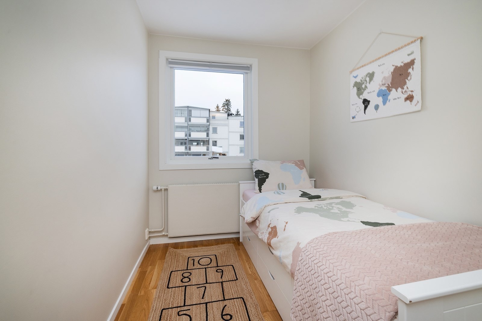 Leiligheten disponerer to boder i felles kjeller på til sammen 7 m². Galleribilde