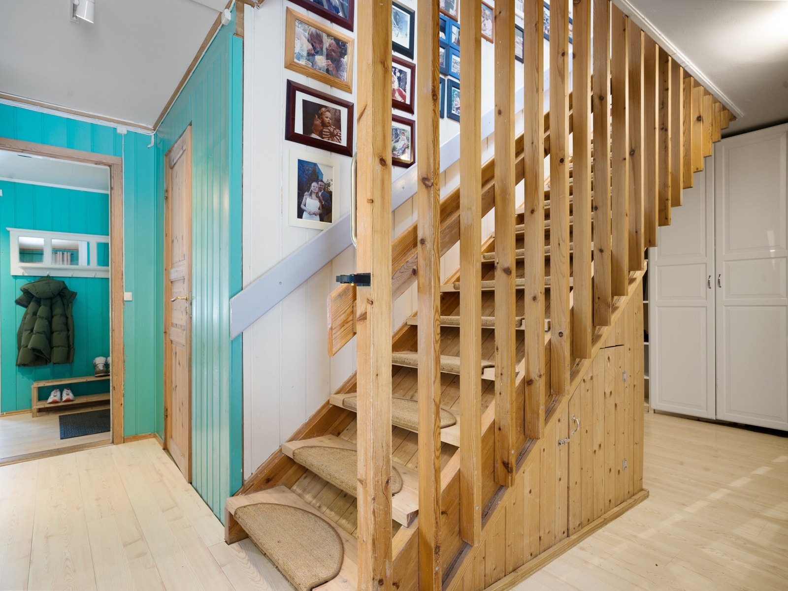 Trappegang 1. etasje. Galleribilde