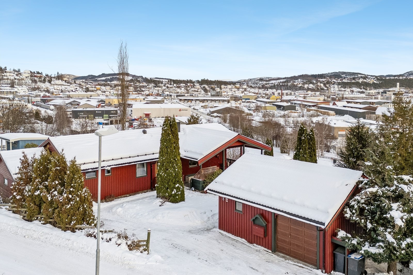 Aktiv Eiendomsmegling v/Anders Borgsø har gleden av å presentere Arnungvegen 8. Galleribilde