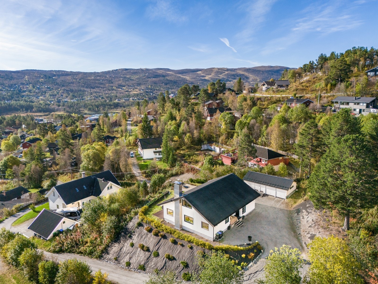En velholdt enebolig med god beliggenhet. Galleribilde