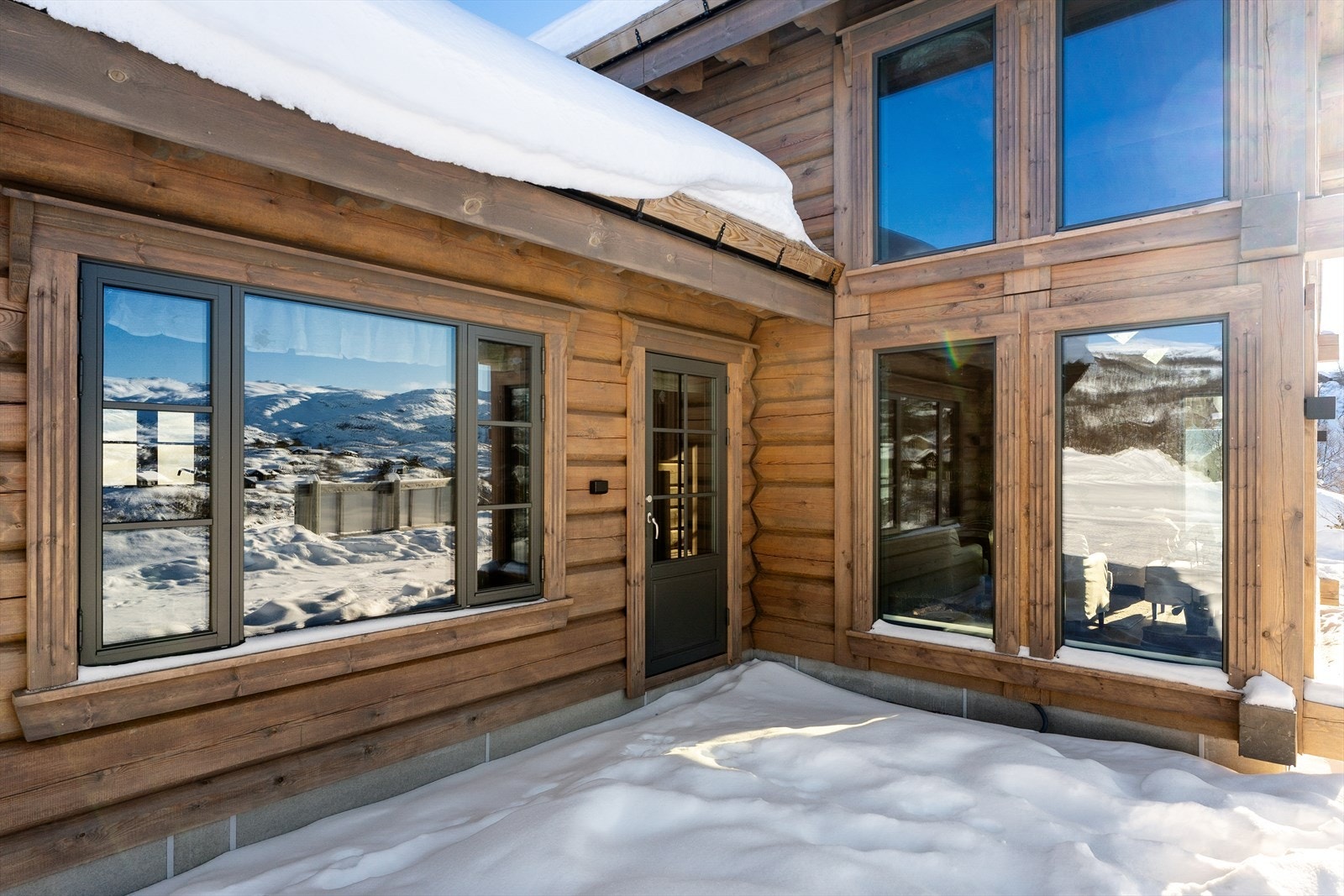 Utgang til uteplass fra kjøkkenet Galleribilde