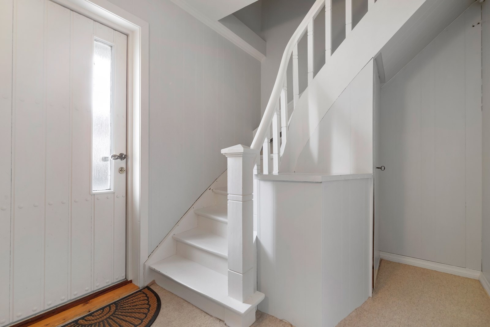 Entré med trapp opp til loftet Galleribilde