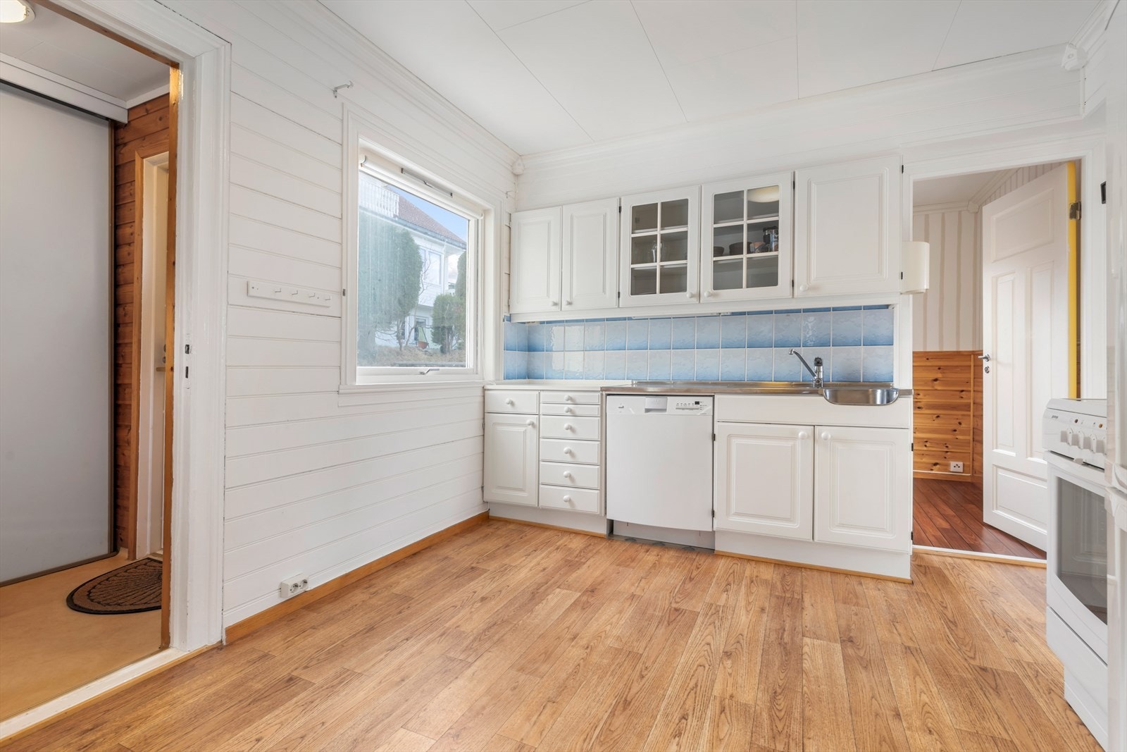 Kjøkken med muligheter for utviding - eksempelvis kjøkkenøy Galleribilde