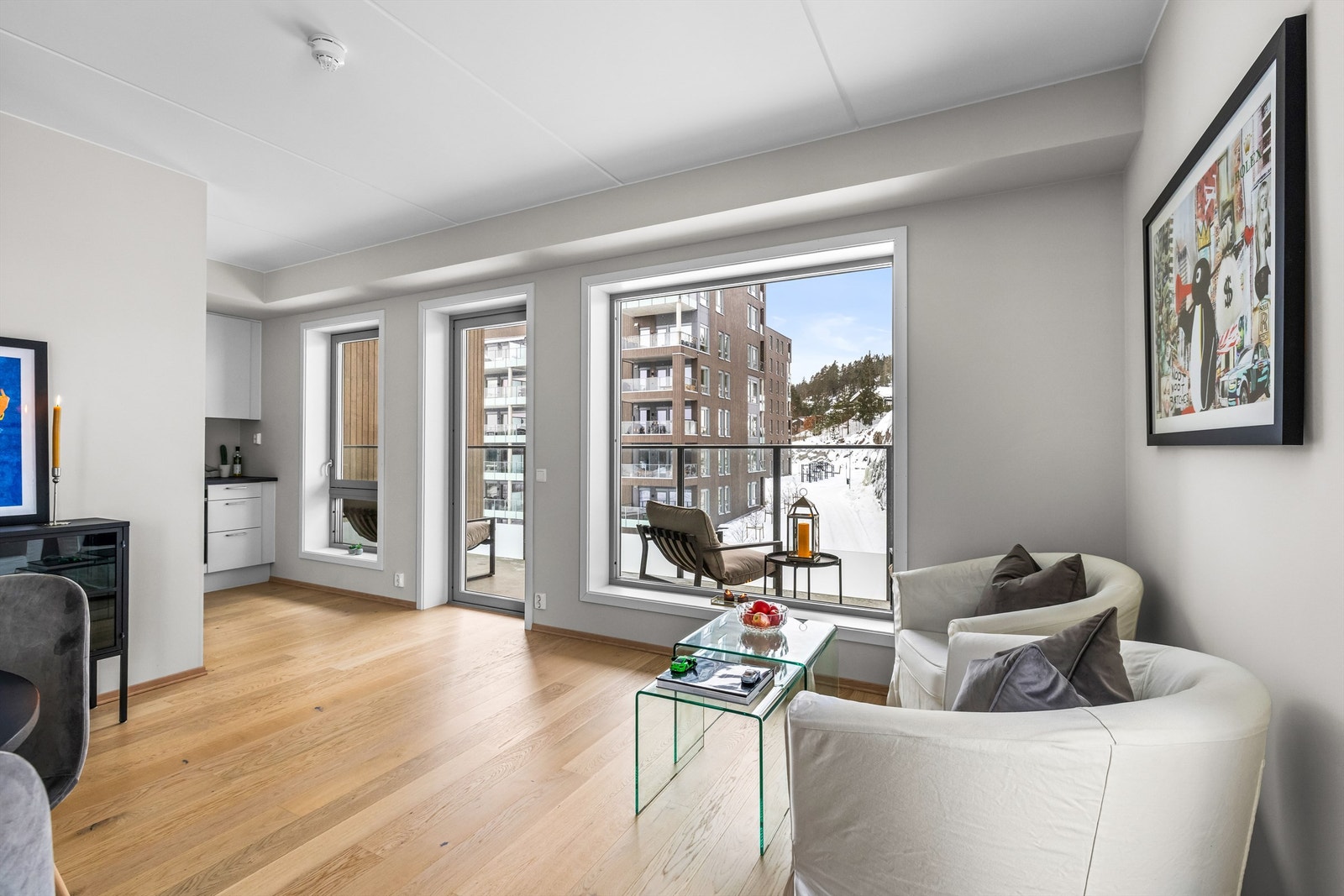 Den åpne løsningen gjør leiligheten lett å innrede etter eget ønske. Galleribilde