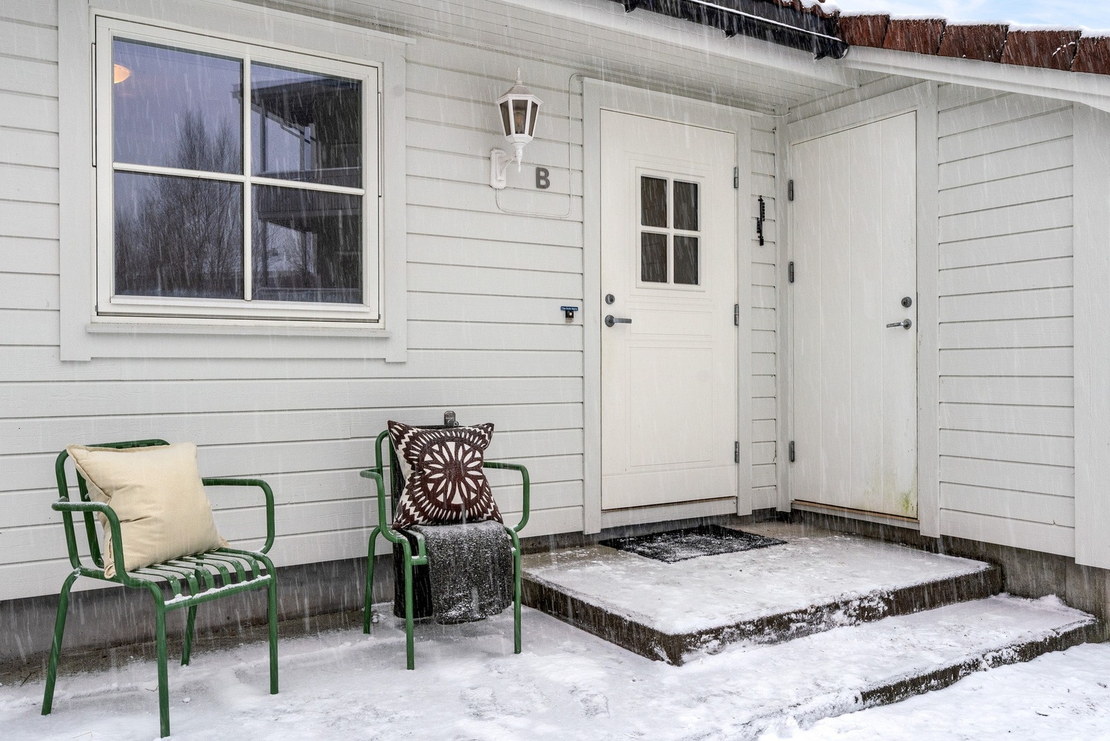 Trappefritt adkomstparti. Utvendig bod. Galleribilde