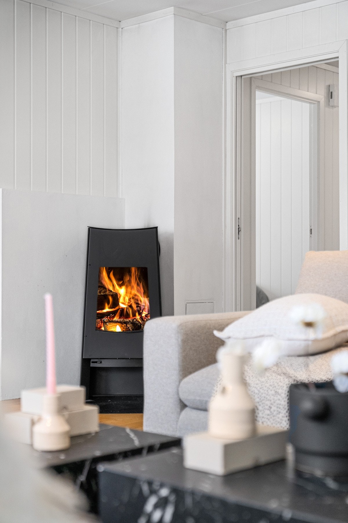 På kalde vinterdager kan man fyre i ovnen, og skape den lune gode atmosfæren. Galleribilde