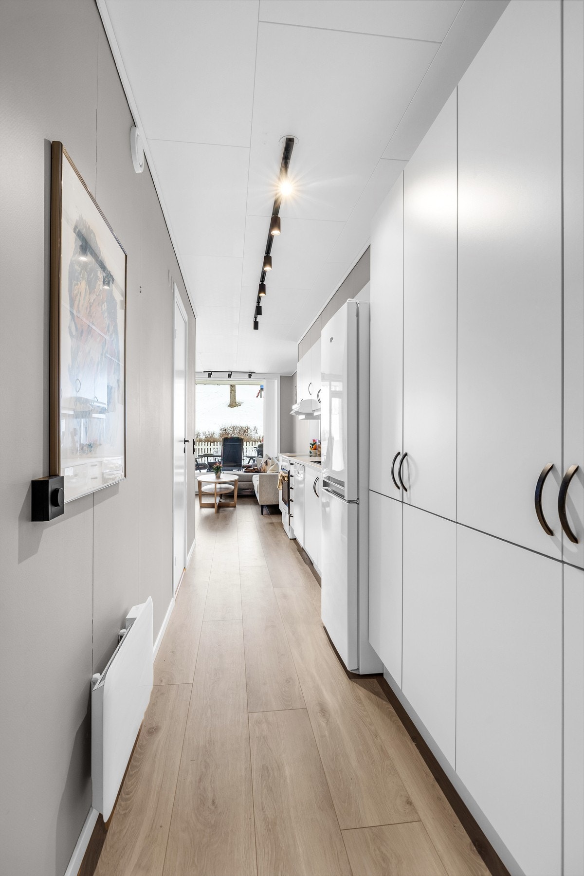 Innbydende entré med god plass til oppbevaring Galleribilde